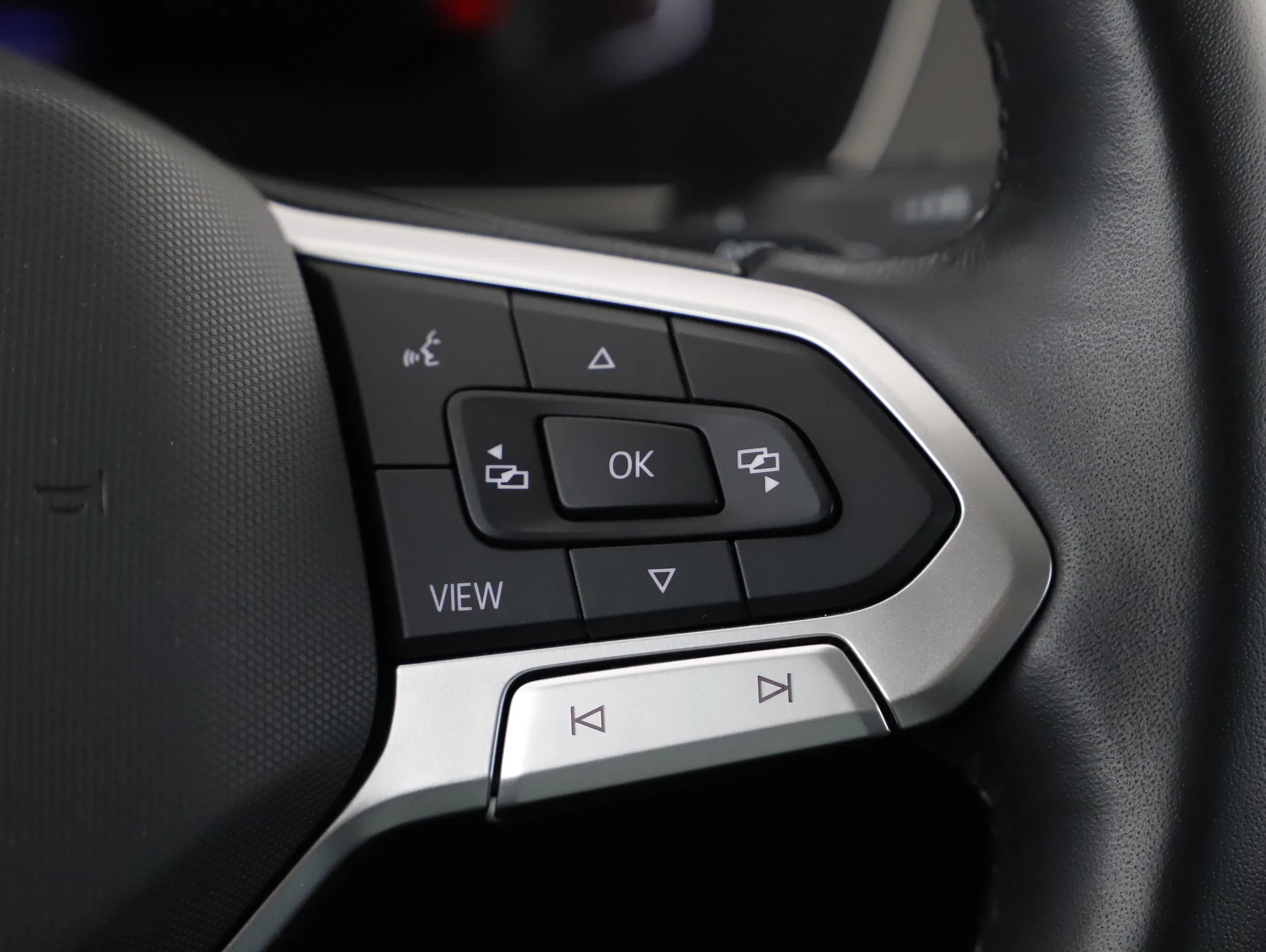 VW Passat Variant 2.0 TDI BMT Elegance | Bild 12 von 21