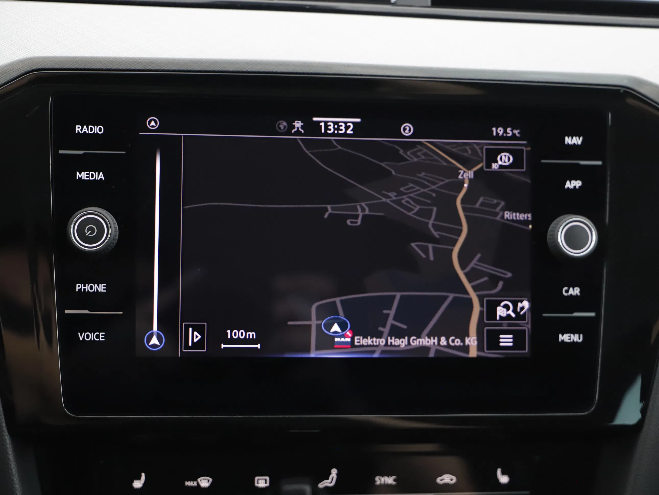 VW Passat Variant Business TDI DSG | Bild 14 von 23