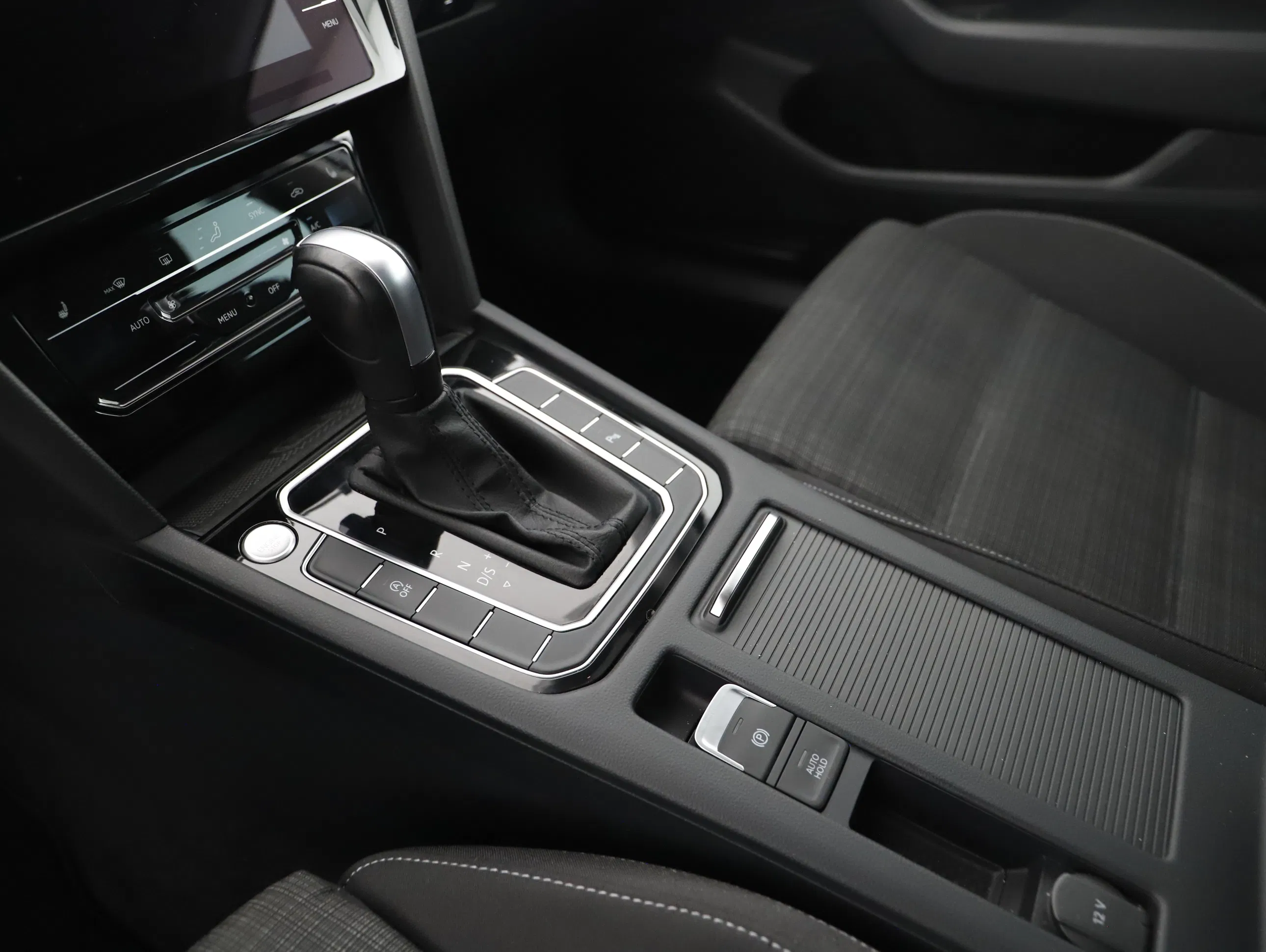 VW Passat Variant Business TDI DSG | Bild 17 von 23