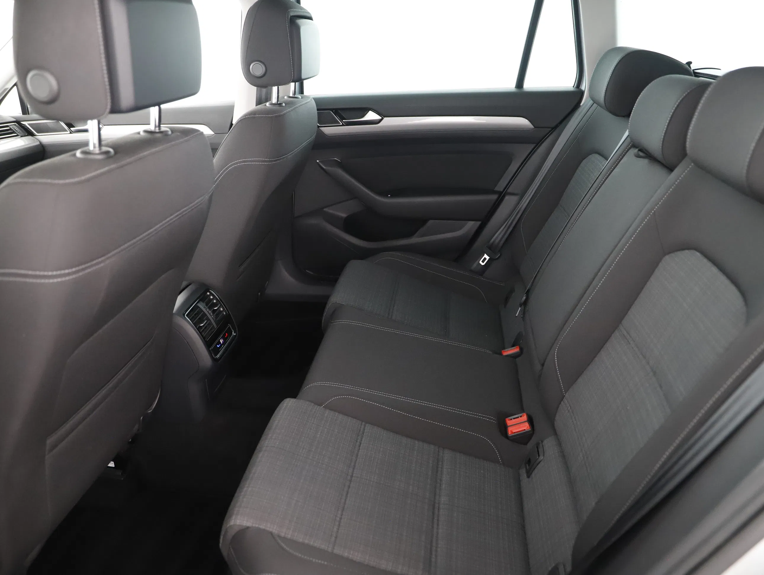 VW Passat Variant Business TDI DSG | Bild 18 von 23