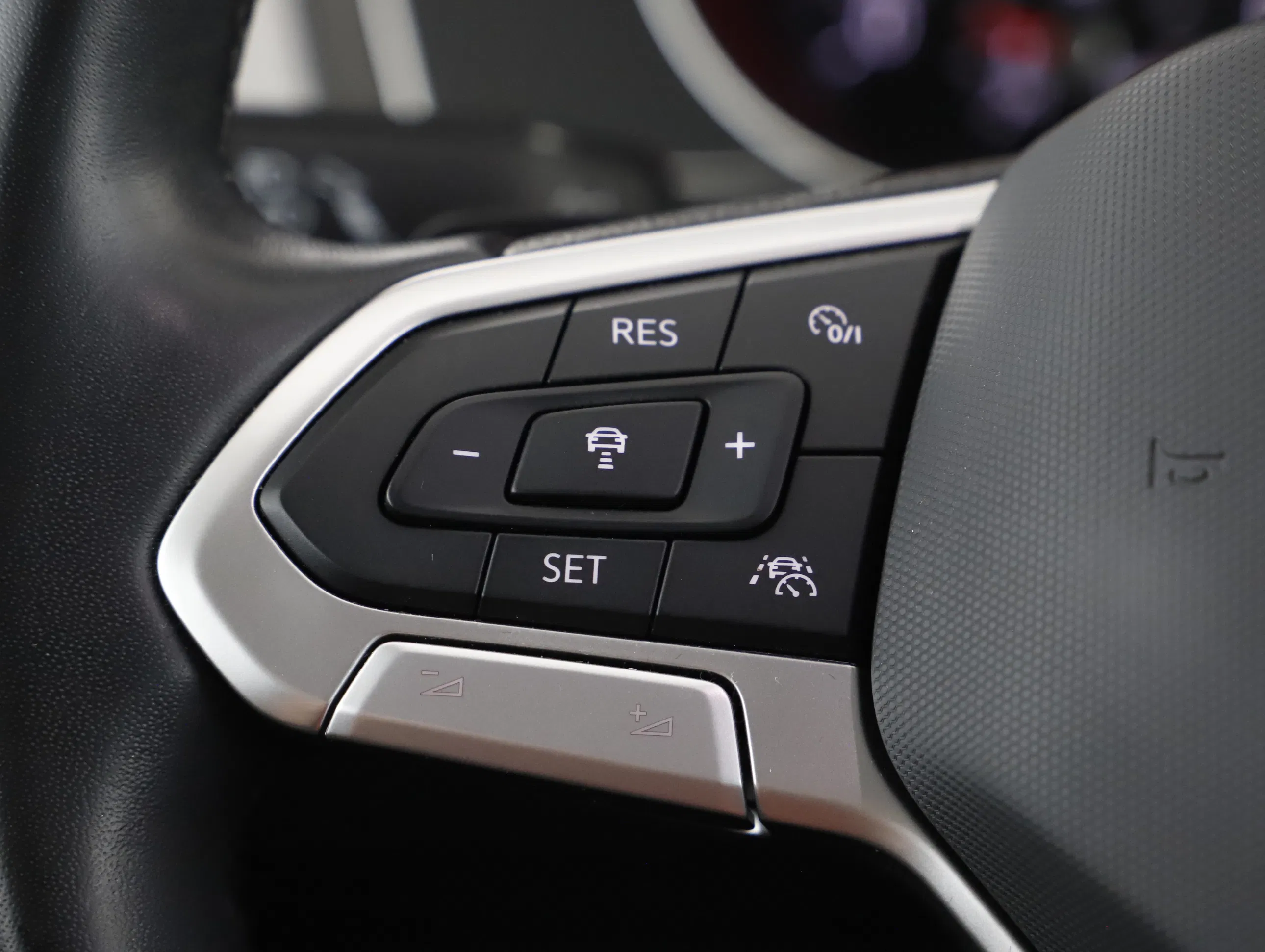 VW Passat Variant 2.0 TDI BMT Business | Bild 11 von 21