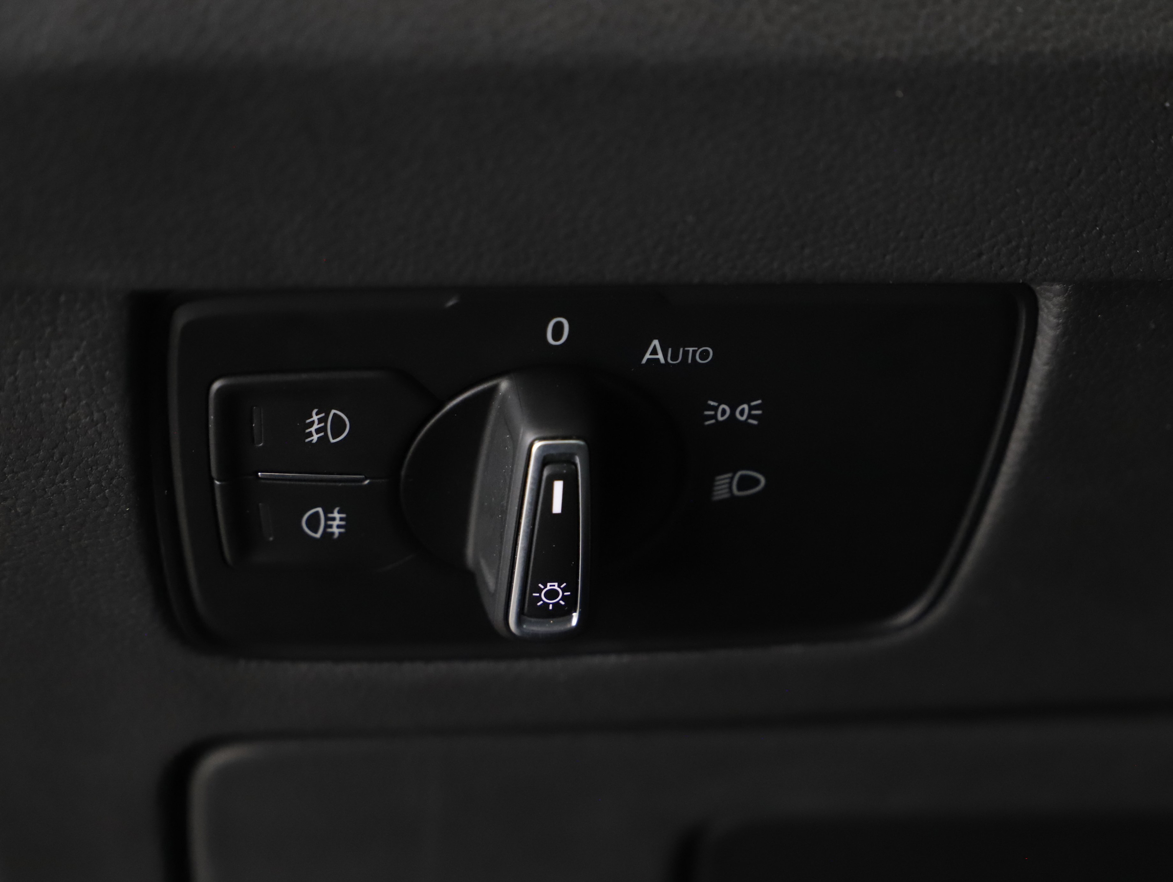 VW Passat Variant 2.0 TDI BMT Business | Bild 13 von 21