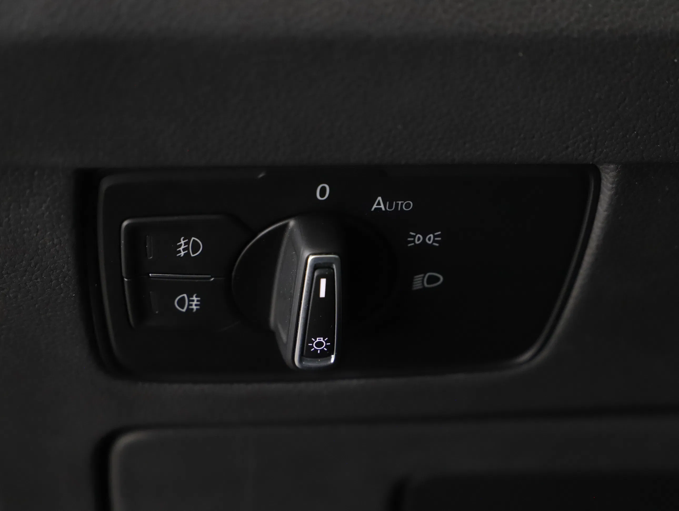 VW Passat Variant 2.0 TDI BMT Business | Bild 13 von 21