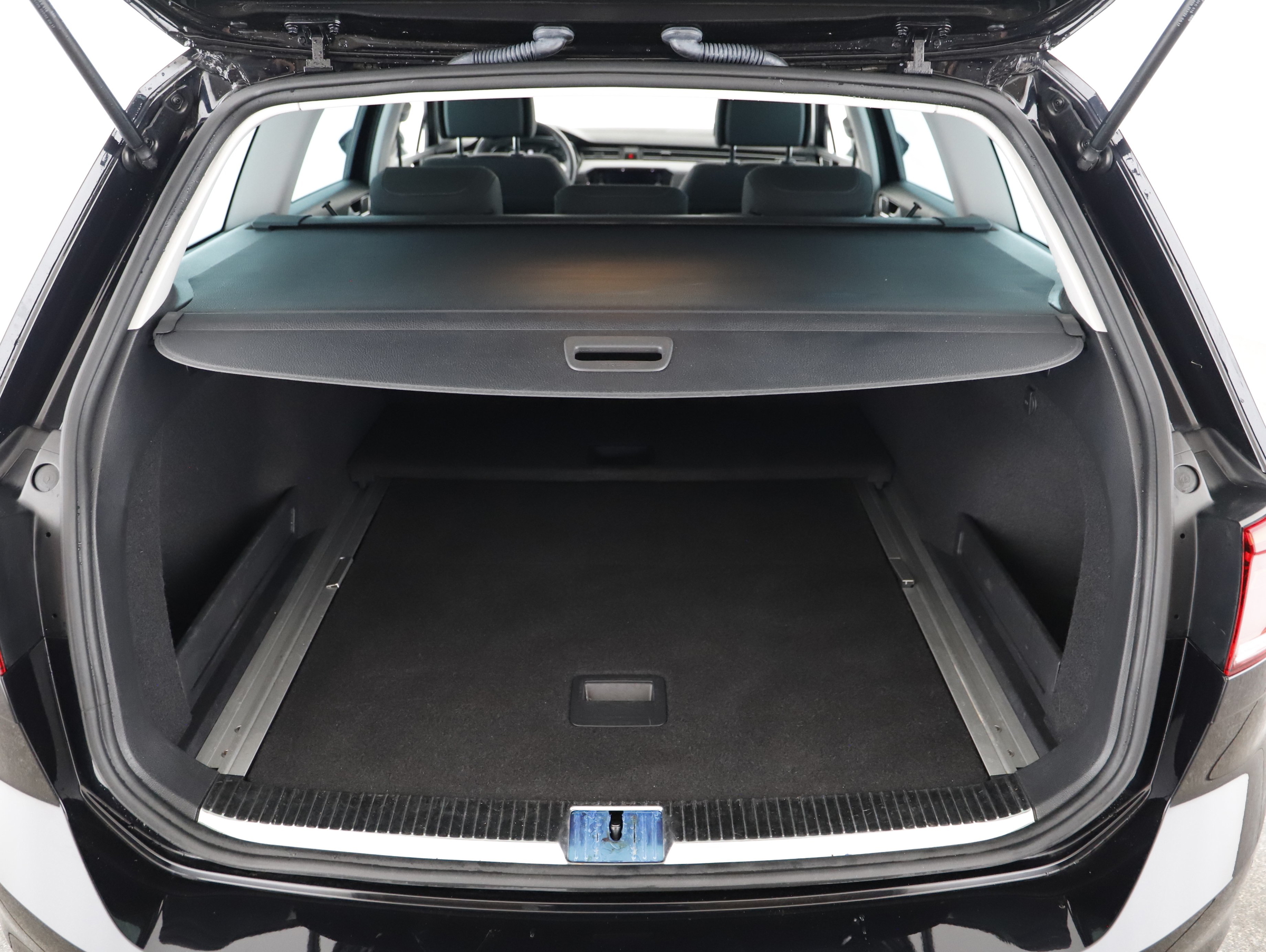 VW Passat Variant 2.0 TDI BMT Business | Bild 16 von 21