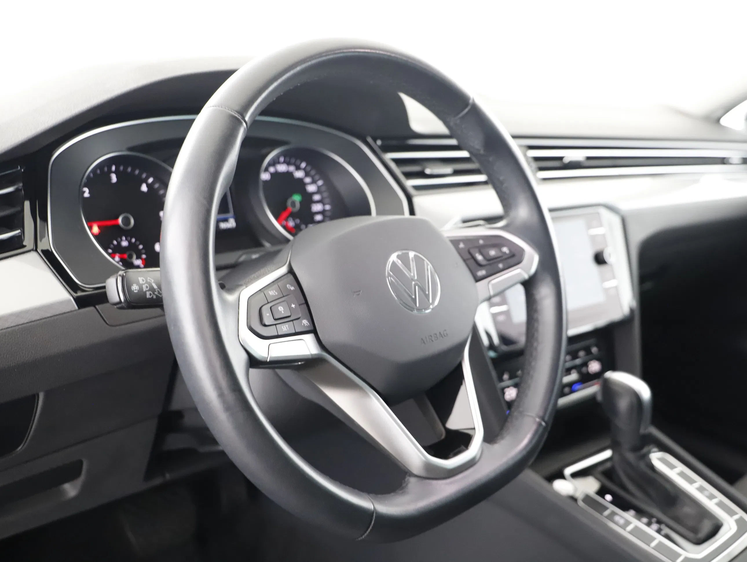 VW Passat Variant 2.0 TDI BMT Business | Bild 4 von 21