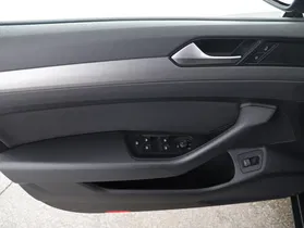 VW Passat Variant 2.0 TDI BMT | Thumbnail 4 von 21