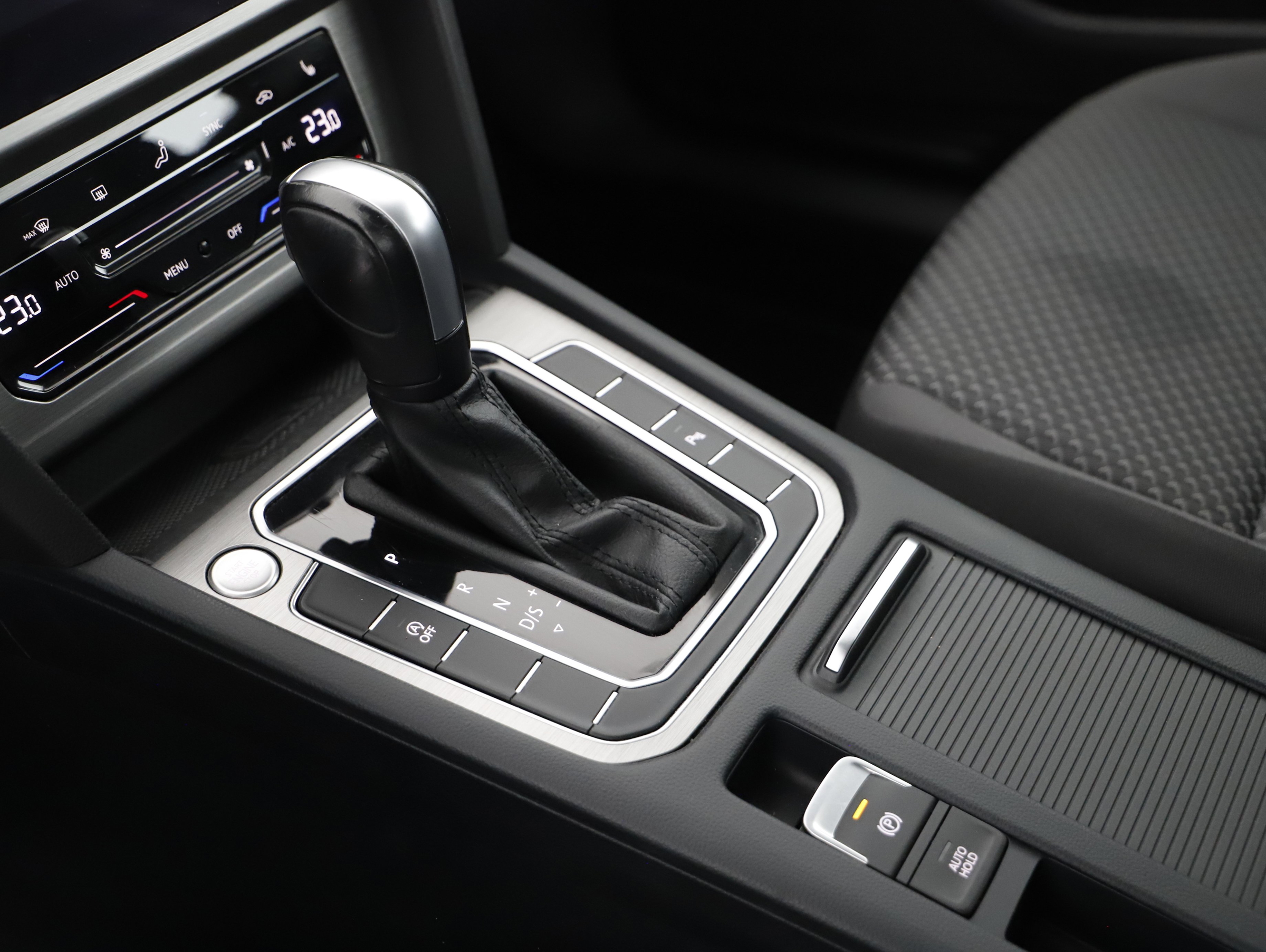 VW Passat Variant 2.0 TDI BMT | Bild 14 von 21