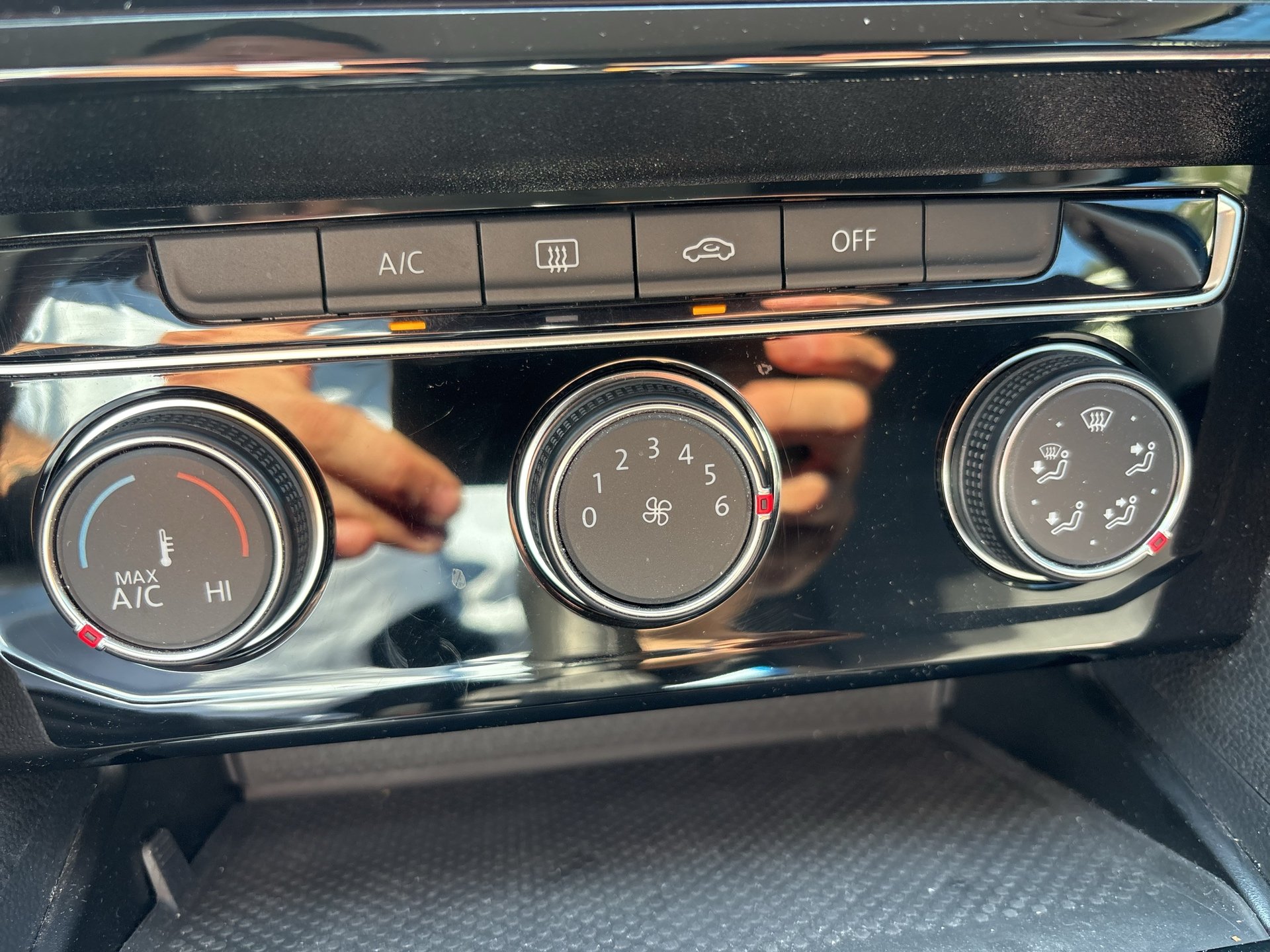 VW Passat Variant 2.0 TDI BMT Business | Bild 16 von 20