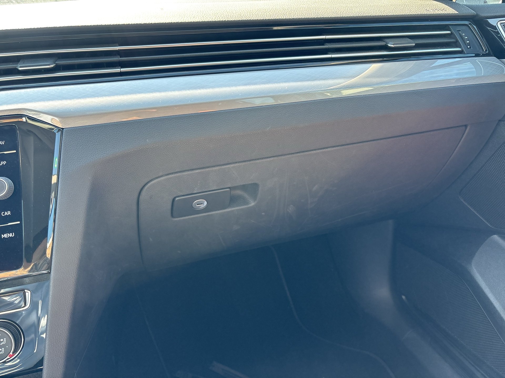 VW Passat Variant 2.0 TDI BMT Business | Bild 17 von 20