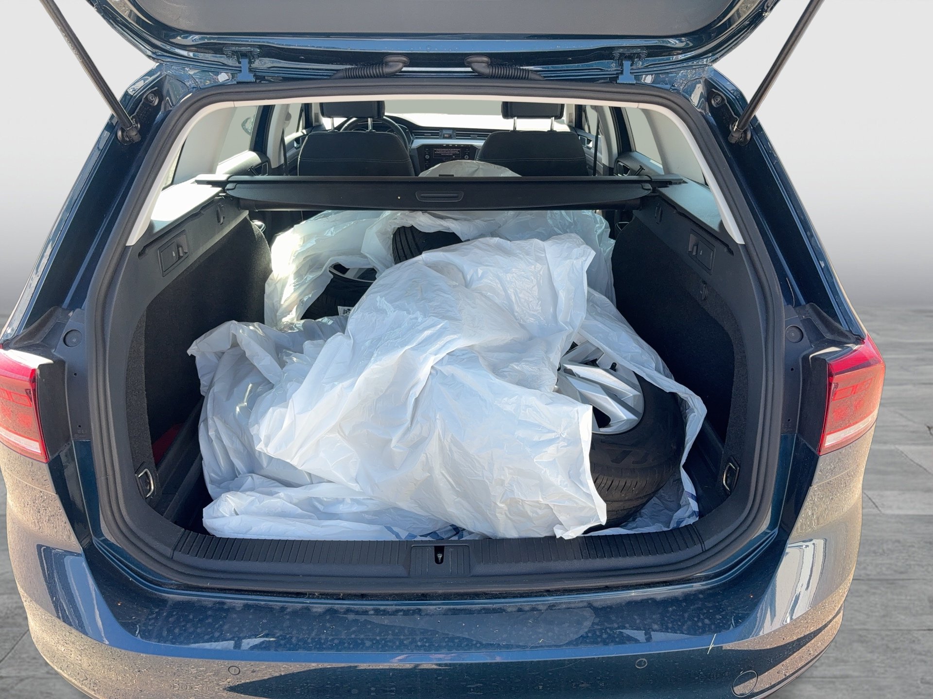 VW Passat Variant 2.0 TDI BMT Business | Bild 18 von 20