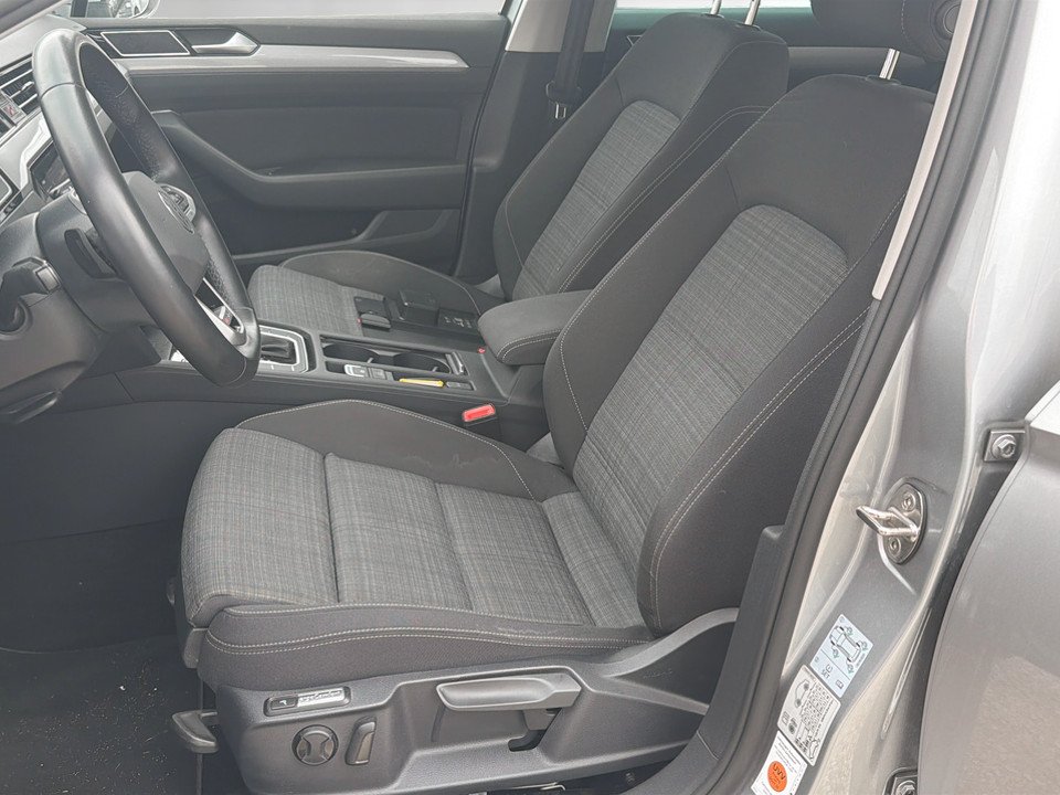VW Passat Variant 2.0 TDI 4Motion BMT Business | Bild 12 von 20
