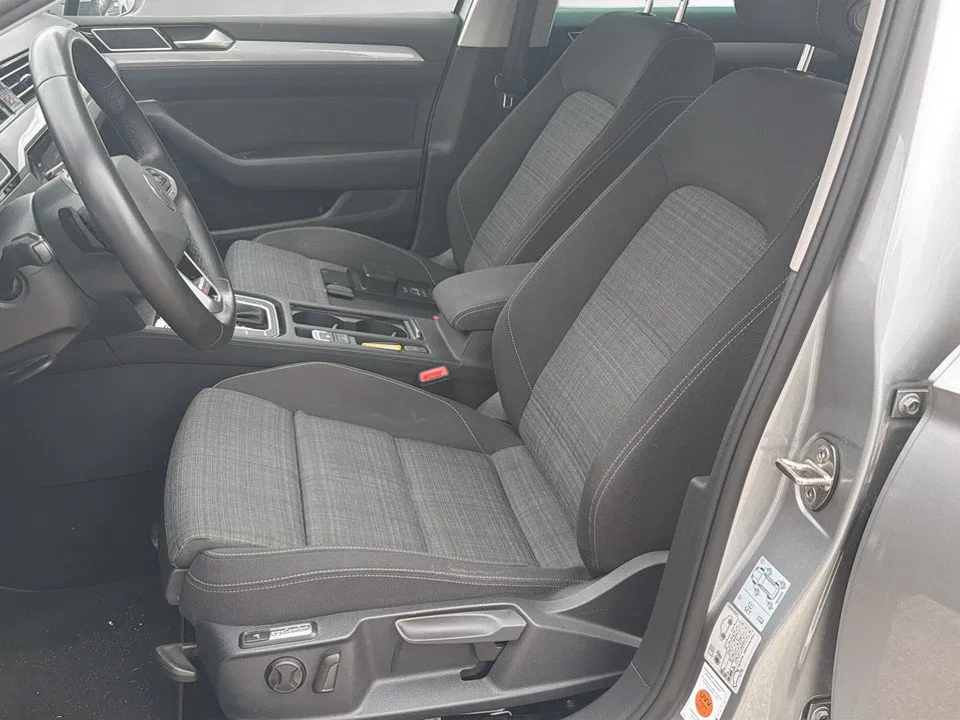 VW Passat Variant 2.0 TDI 4Motion BMT Business | Bild 12 von 20