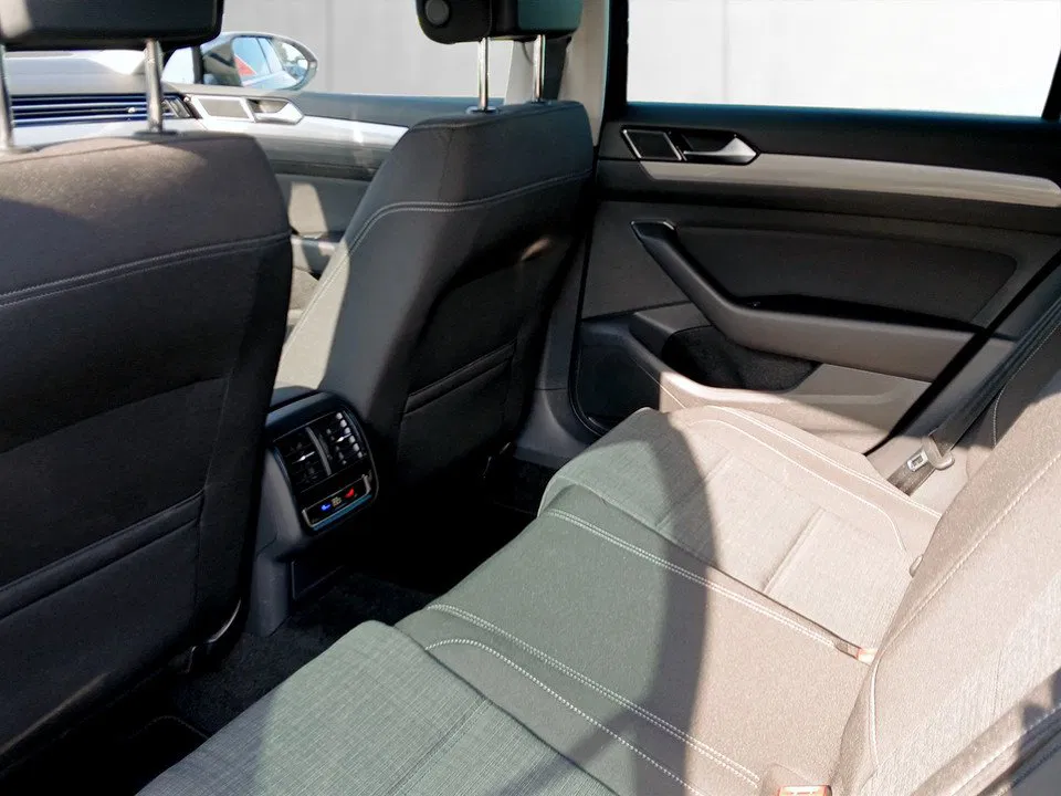 VW Passat 2.0 TDI BMT Business | Bild 21 von 22