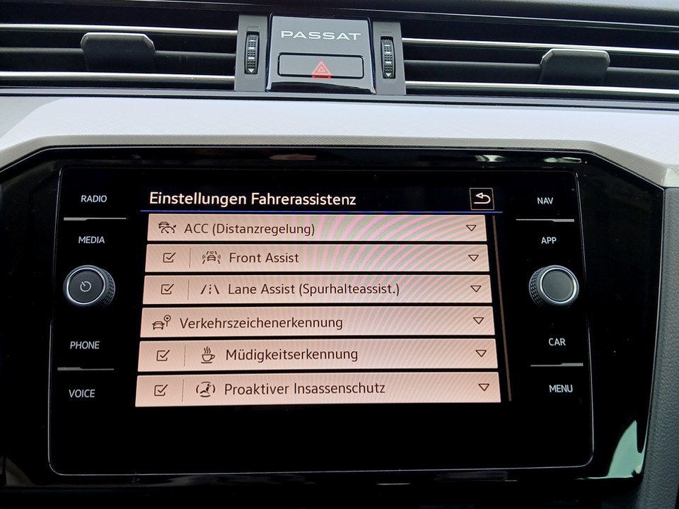 VW Passat 2.0 TDI BMT Business | Bild 18 von 22