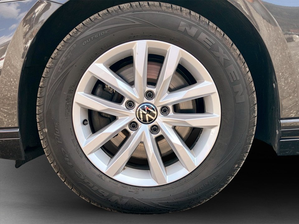 VW Passat Variant 2.0 TDI BMT Business | Bild 6 von 23