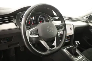 VW Passat Variant Eleg. 2.0 TDI | Thumbnail 11 von 26