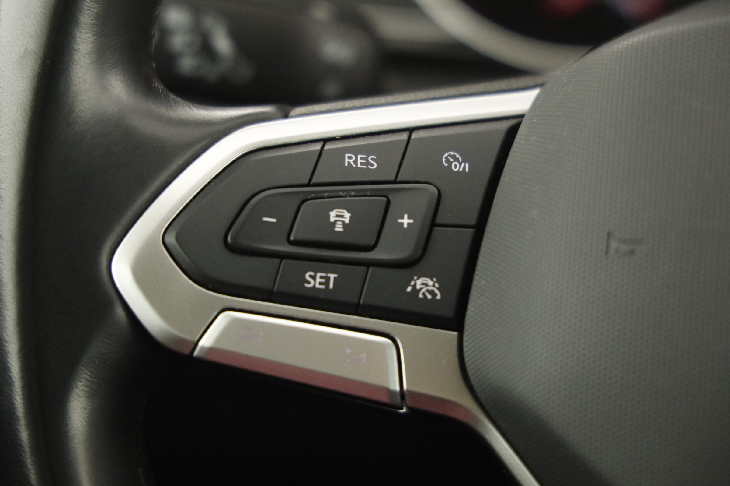 VW Passat Variant Eleg. 2.0 TDI | Bild 12 von 26