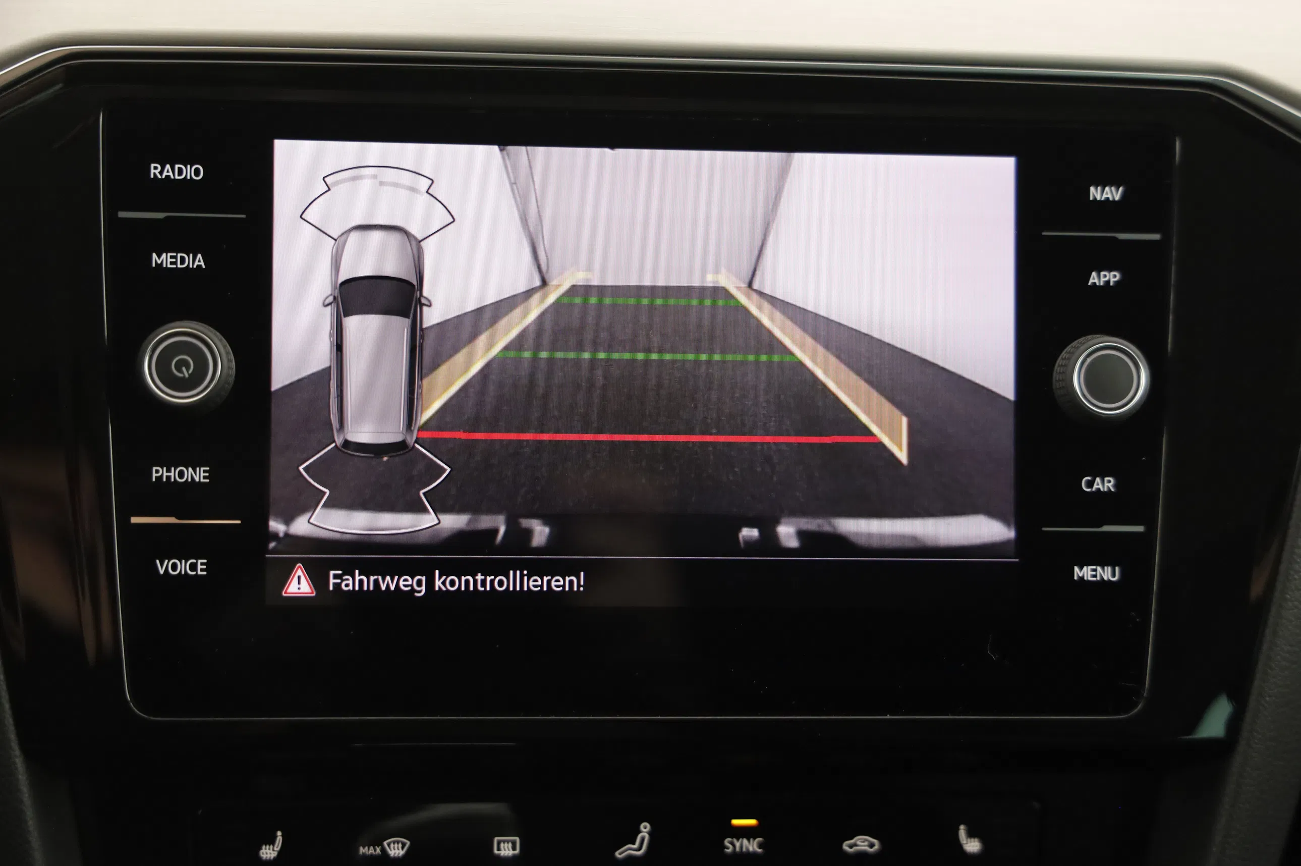 VW Passat Variant Eleg. 2.0 TDI | Bild 17 von 26