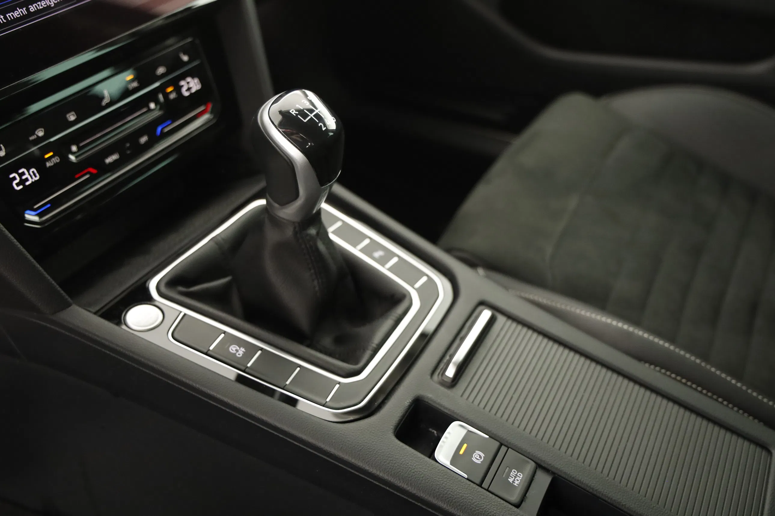 VW Passat Variant Eleg. 2.0 TDI | Bild 19 von 26