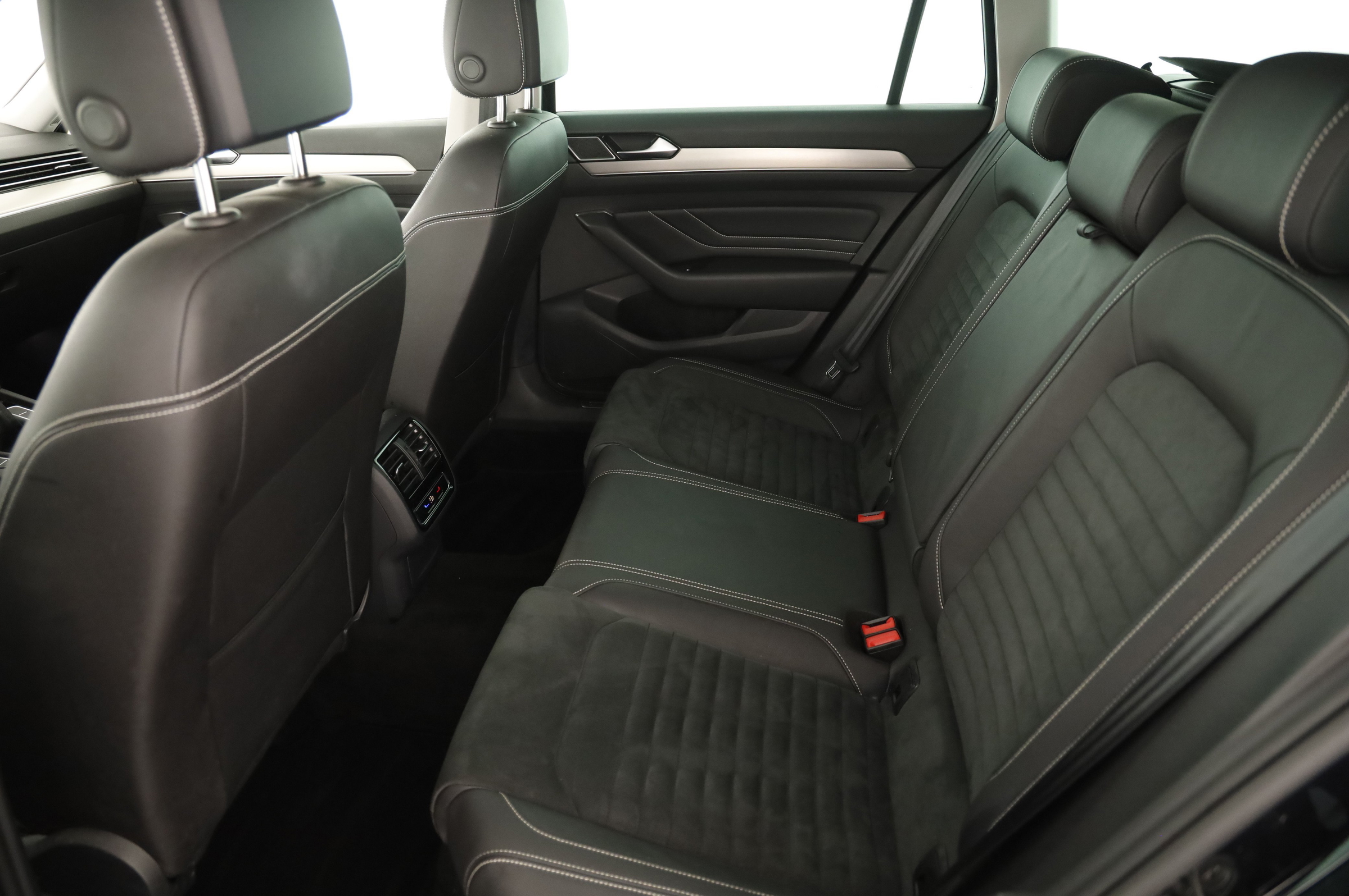 VW Passat Variant Eleg. 2.0 TDI | Bild 20 von 26