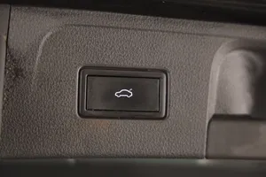 VW Passat Variant Eleg. 2.0 TDI | Thumbnail 22 von 26