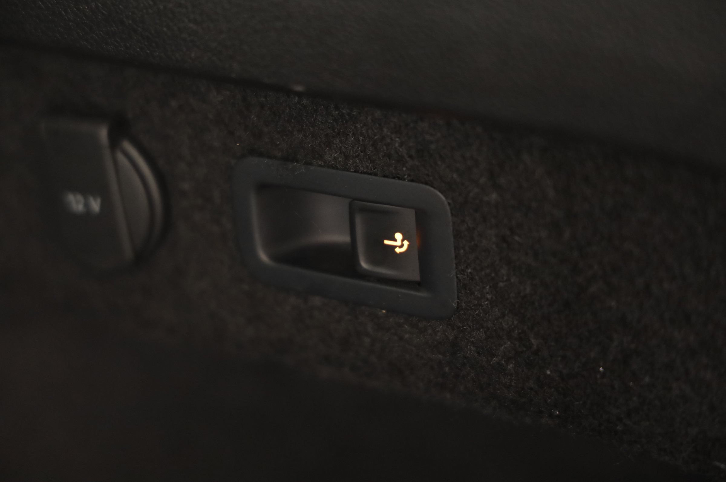 VW Passat Variant Eleg. 2.0 TDI | Bild 24 von 26