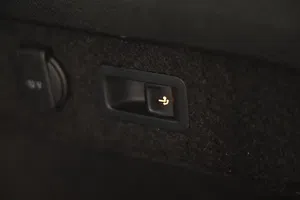 VW Passat Variant Eleg. 2.0 TDI | Thumbnail 24 von 26