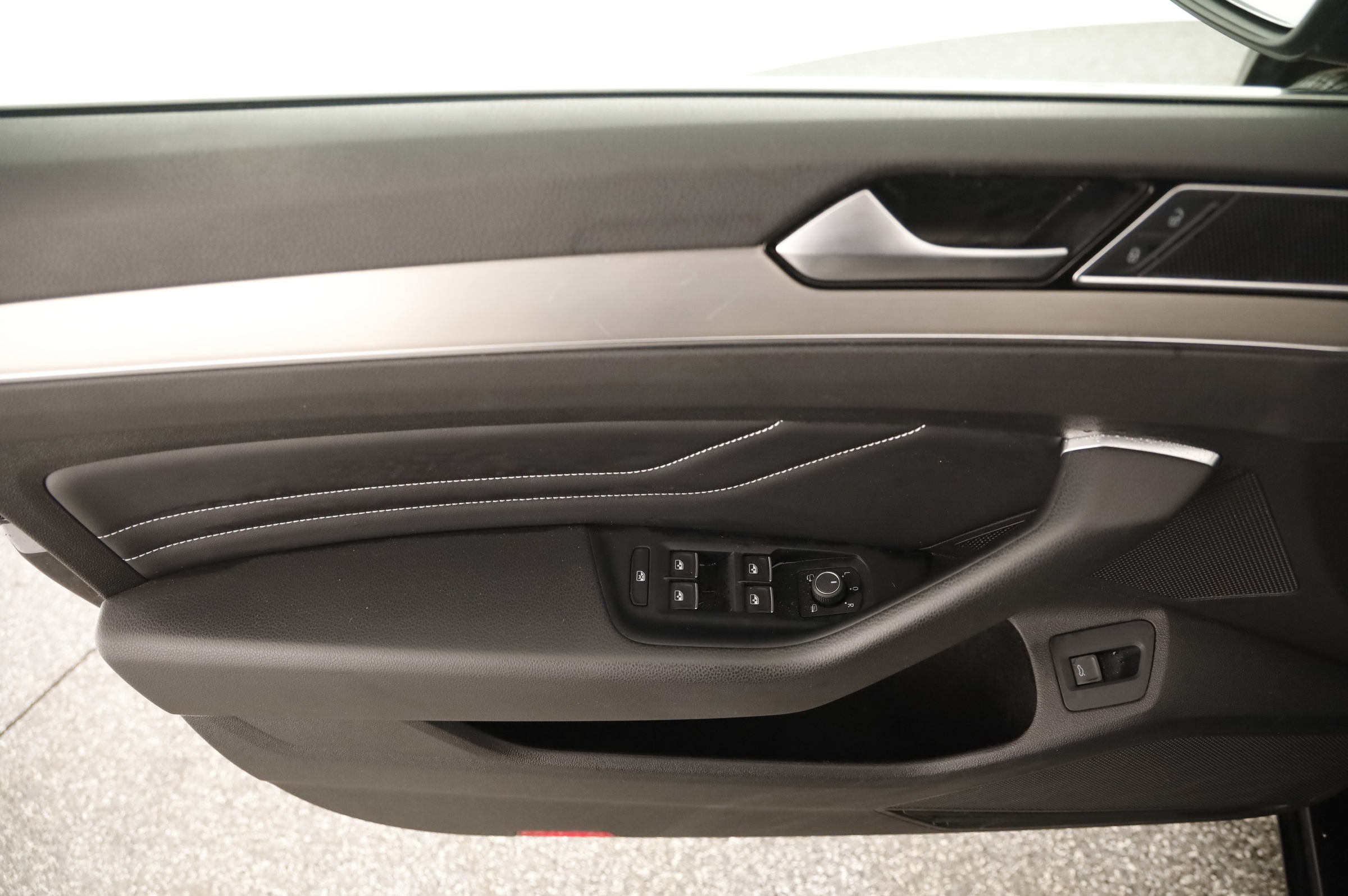 VW Passat Variant Eleg. 2.0 TDI | Bild 6 von 26