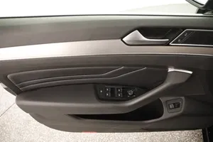 VW Passat Variant Eleg. 2.0 TDI | Thumbnail 6 von 26