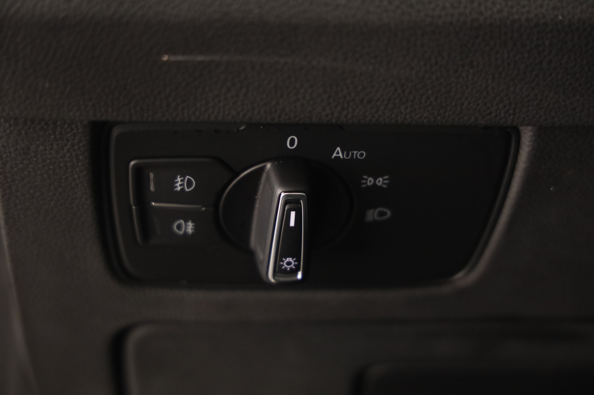 VW Passat Variant Eleg. 2.0 TDI | Bild 8 von 26