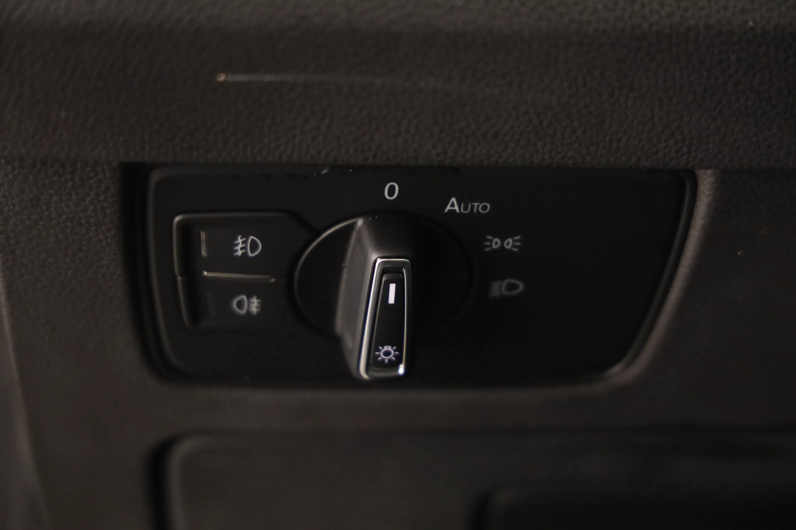 VW Passat Variant Eleg. 2.0 TDI | Bild 8 von 26