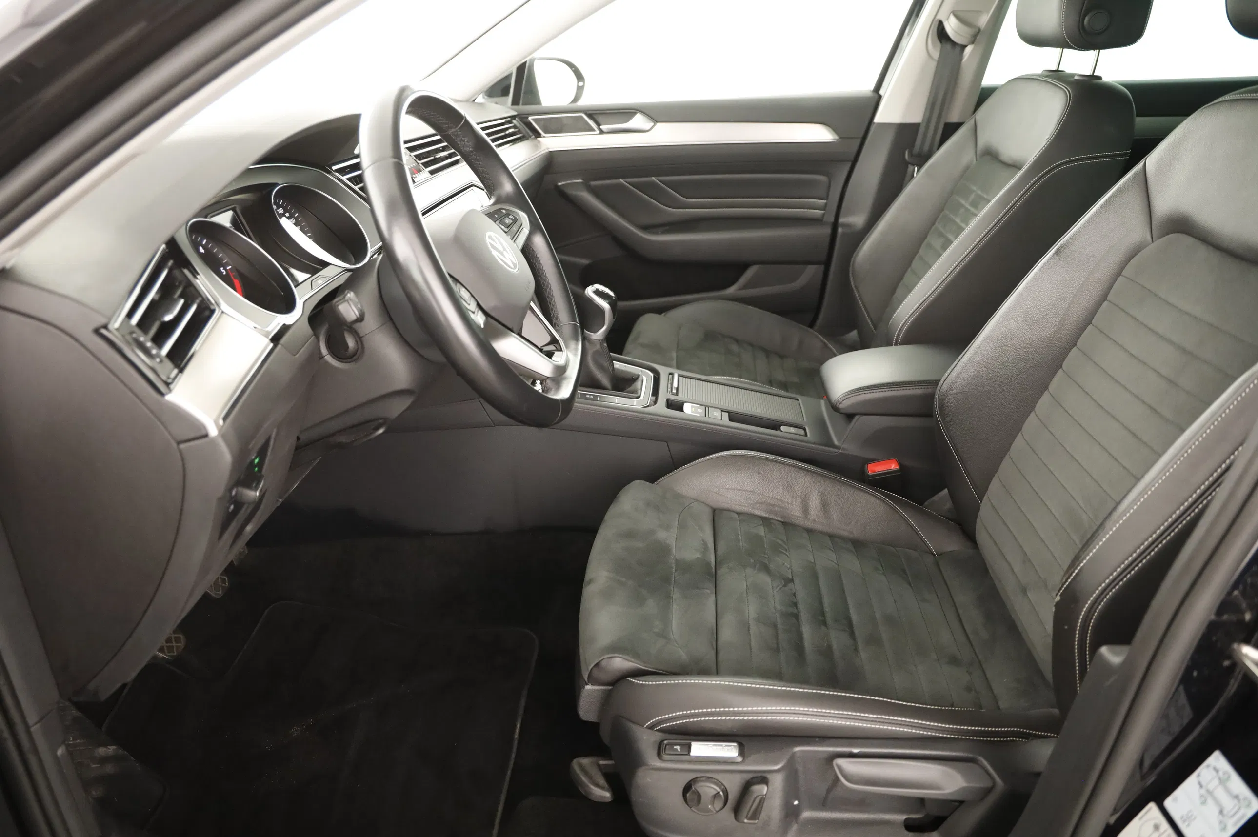 VW Passat Variant Eleg. 2.0 TDI | Bild 9 von 26