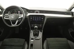 VW Passat Variant Eleg. 2.0 TDI | Thumbnail 10 von 26