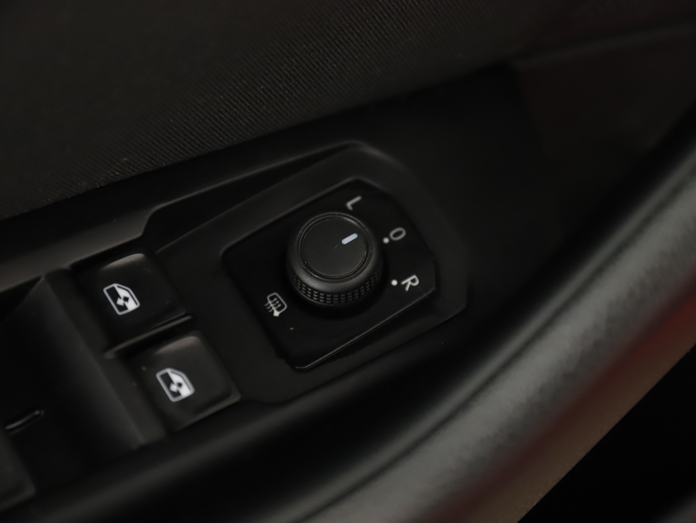 VW Passat Variant 2.0 TDI BMT Business | Bild 12 von 29