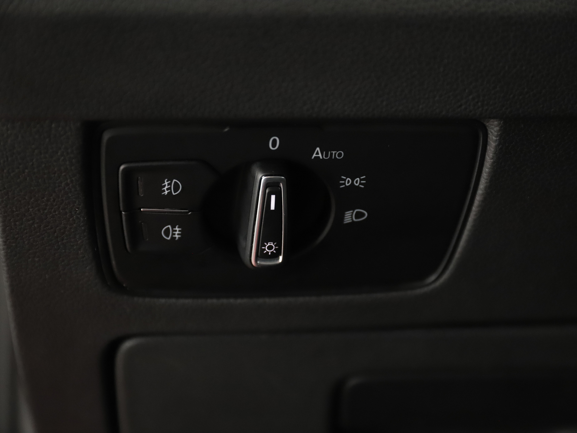 VW Passat Variant 2.0 TDI BMT Business | Bild 13 von 29