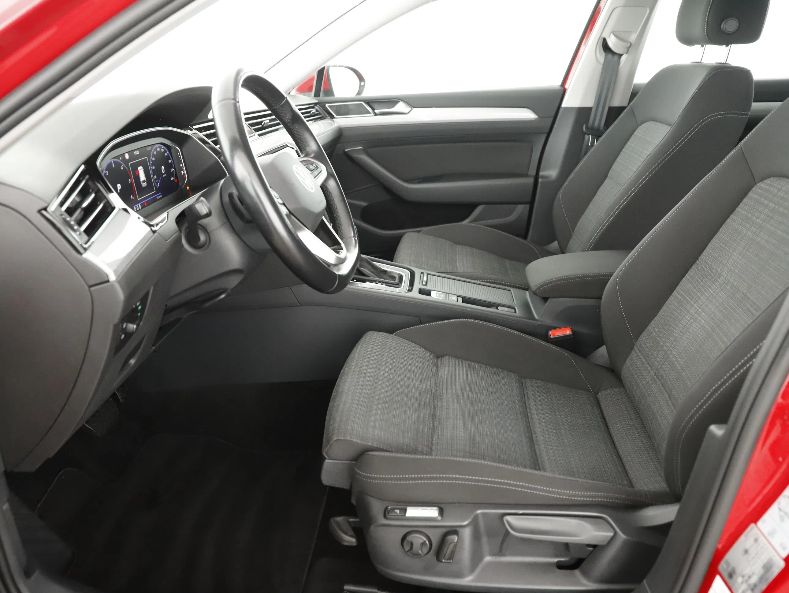 VW Passat Variant 2.0 TDI BMT Business | Bild 14 von 29