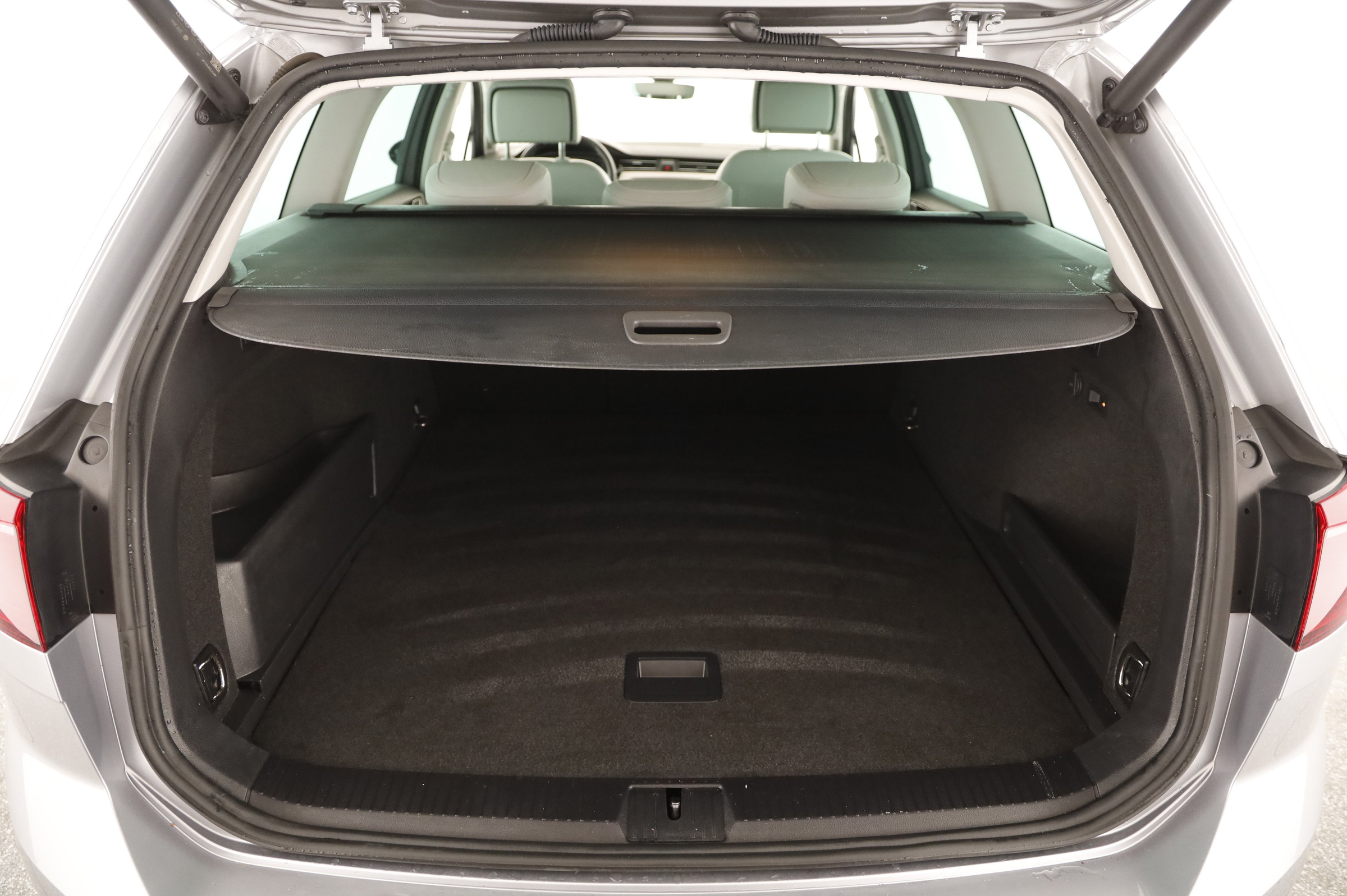 VW Passat Variant 2.0 TDI BMT Elegance | Bild 20 von 25