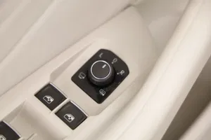 VW Passat Variant 2.0 TDI BMT Elegance | Thumbnail 6 von 25