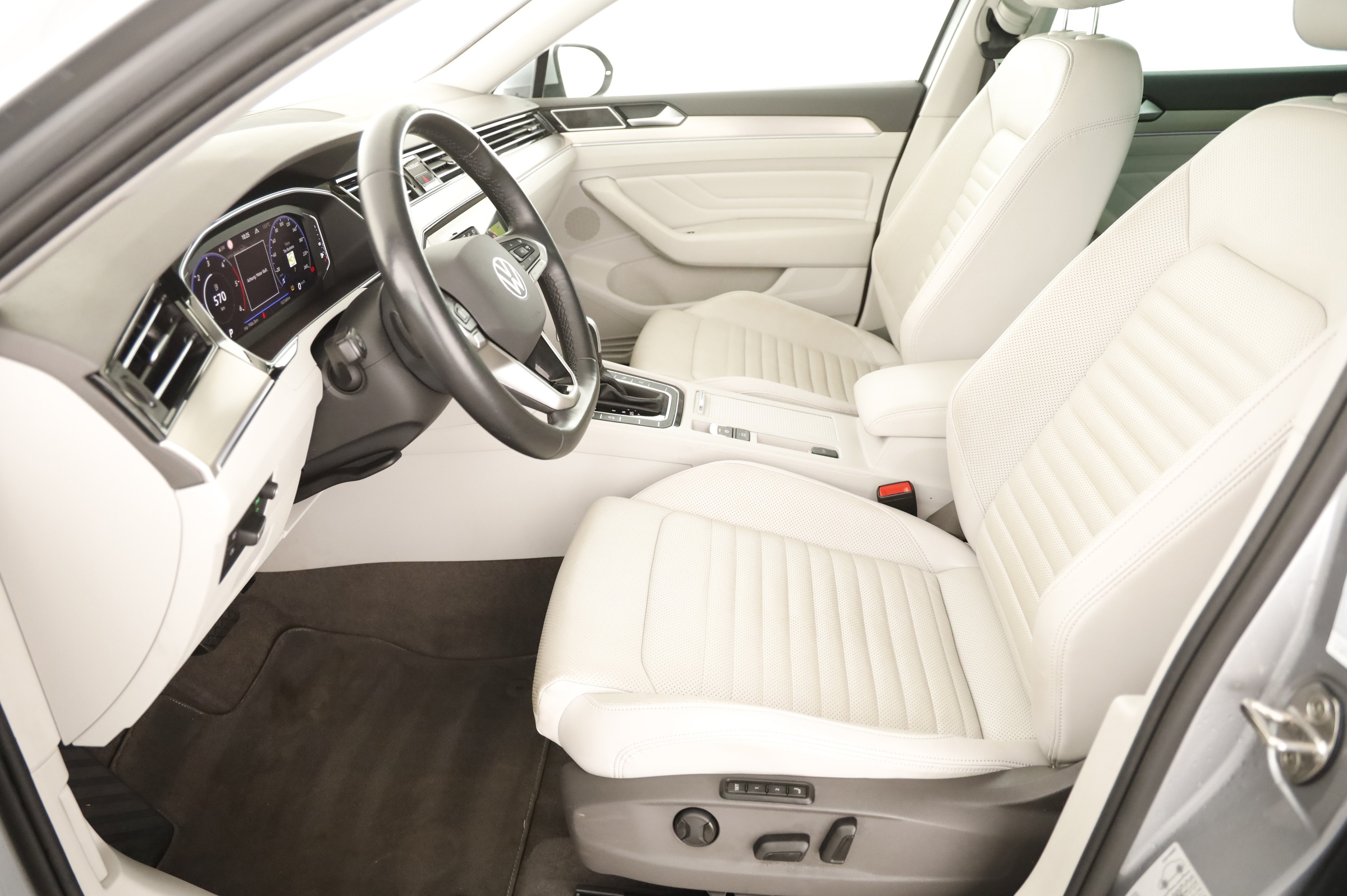 VW Passat Variant 2.0 TDI BMT Elegance | Bild 8 von 25