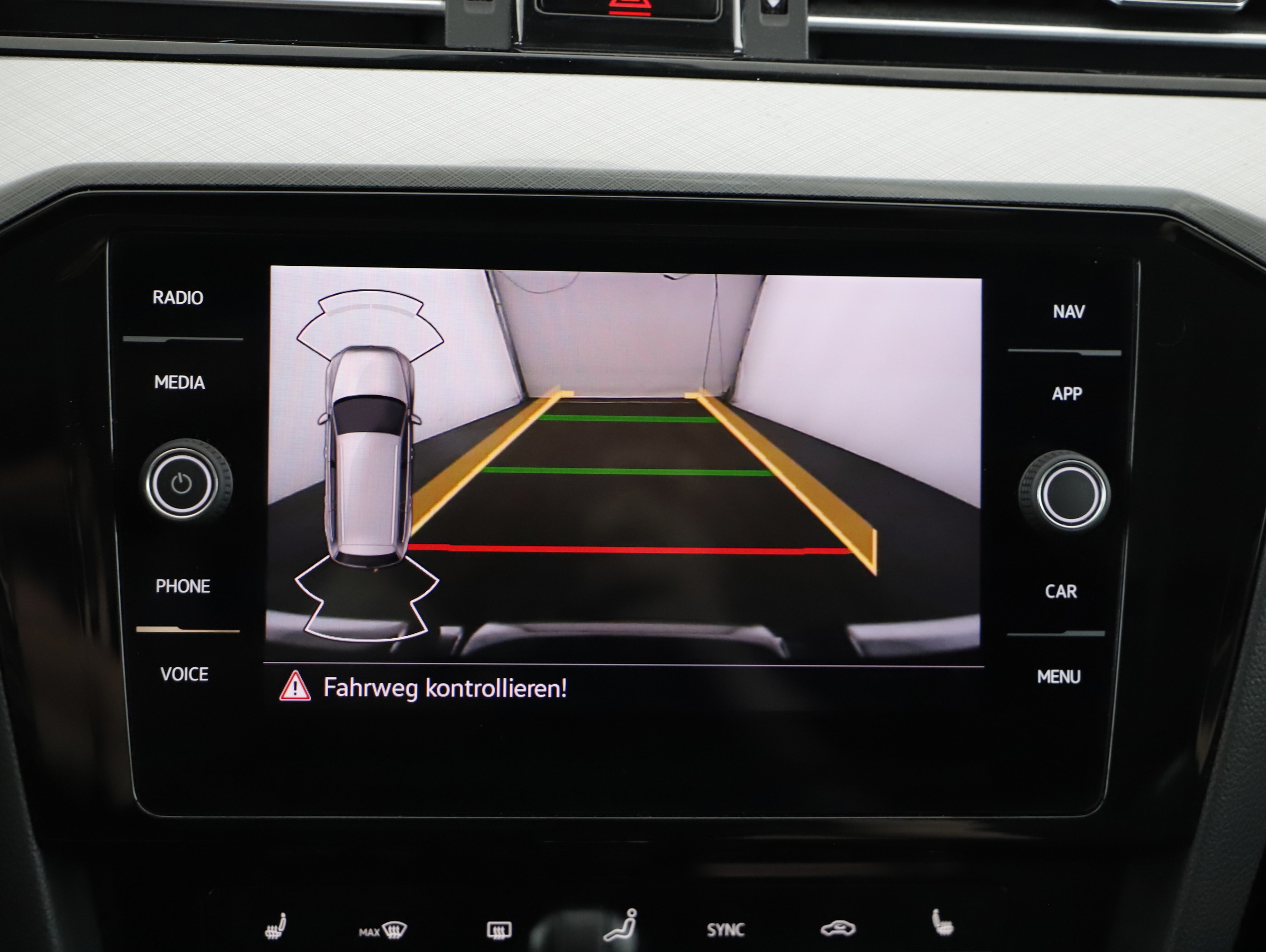 VW Passat Variant 1.4 TSI GTE | Bild 10 von 22