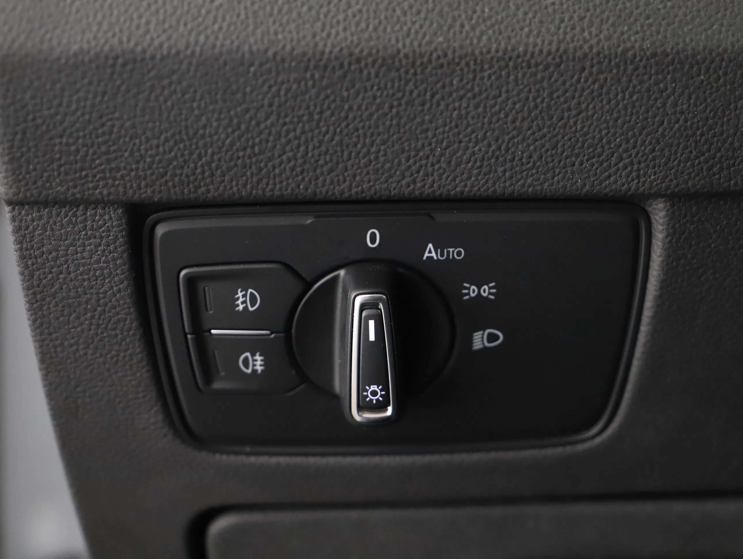 VW Passat Variant 2.0 TDI 4Motion BMT Business | Bild 8 von 23