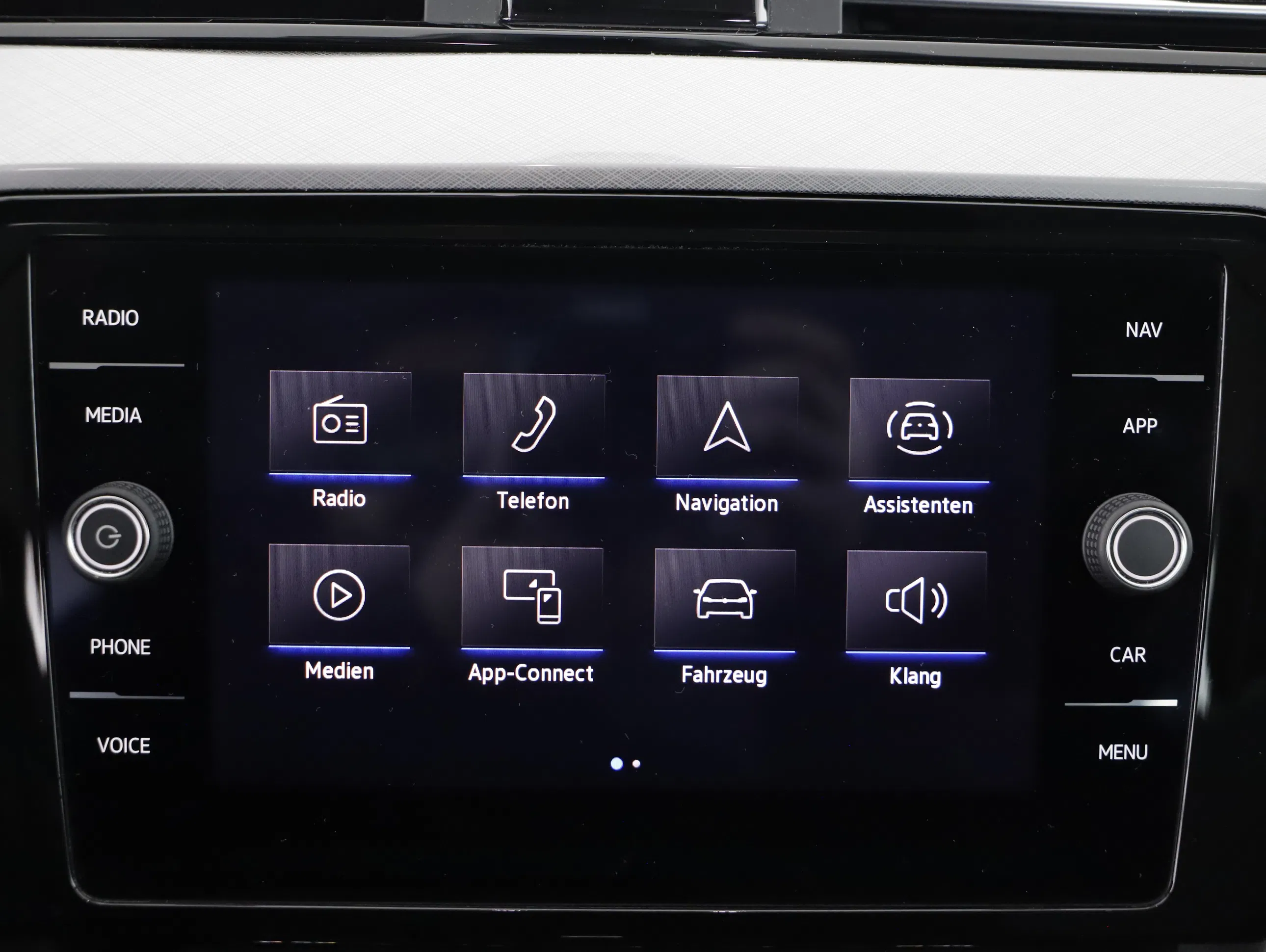 VW Passat Variant 2.0 TDI 4Motion BMT Business | Bild 16 von 23