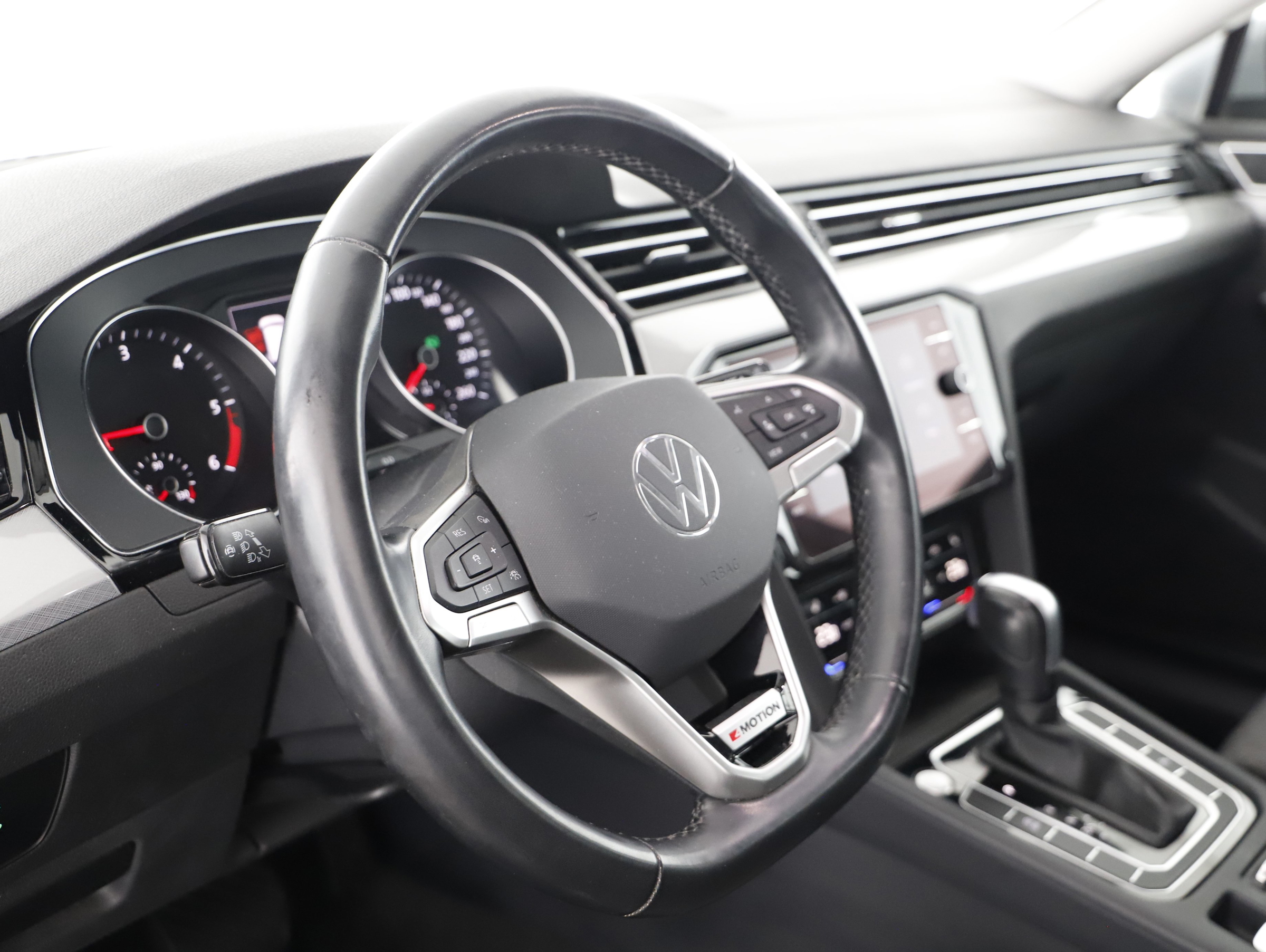 VW Passat Variant 2.0 TDI 4Motion BMT Business | Bild 9 von 23