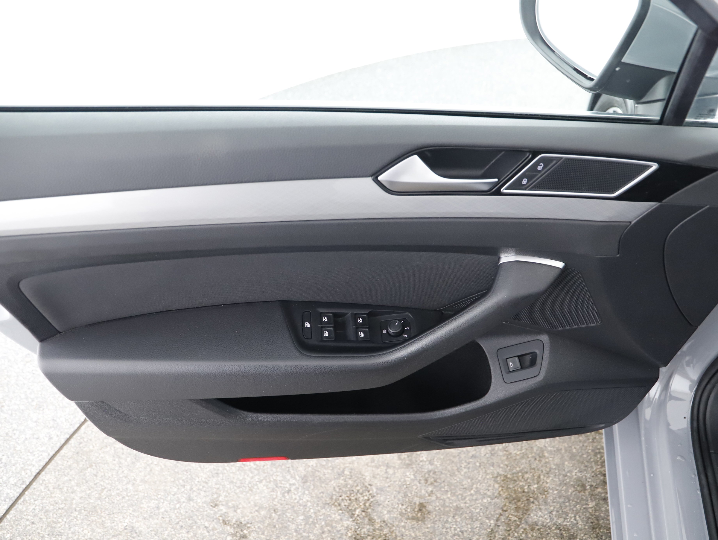 VW Passat Variant 2.0 TDI 4Motion BMT Business | Bild 6 von 23