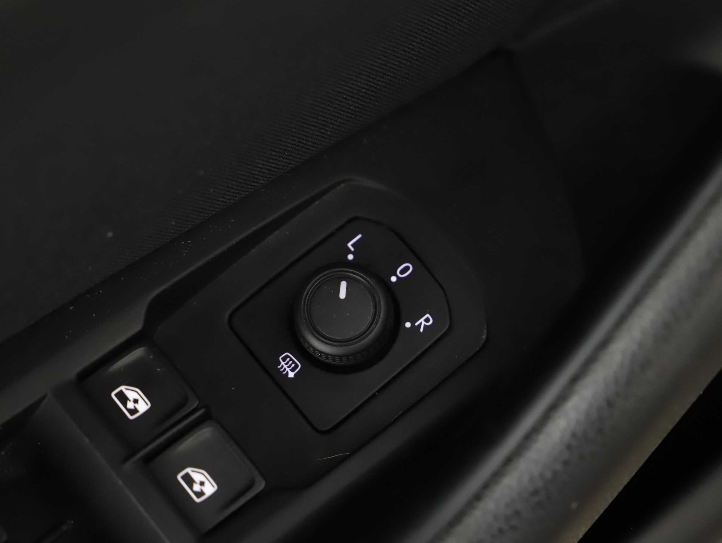 VW Passat Variant 2.0 TDI 4Motion BMT Business | Bild 7 von 23