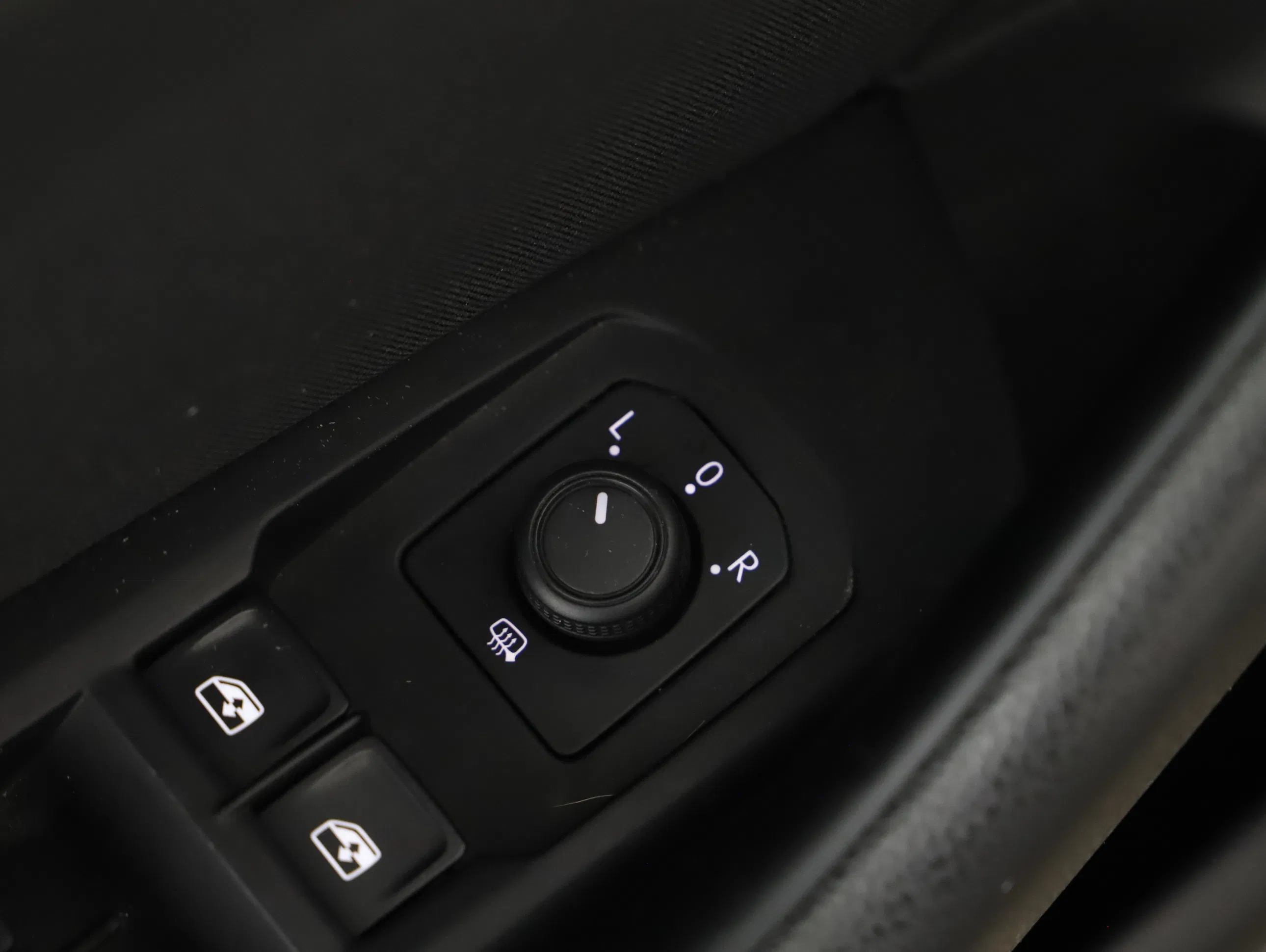 VW Passat Variant 2.0 TDI 4Motion BMT Business | Bild 7 von 23