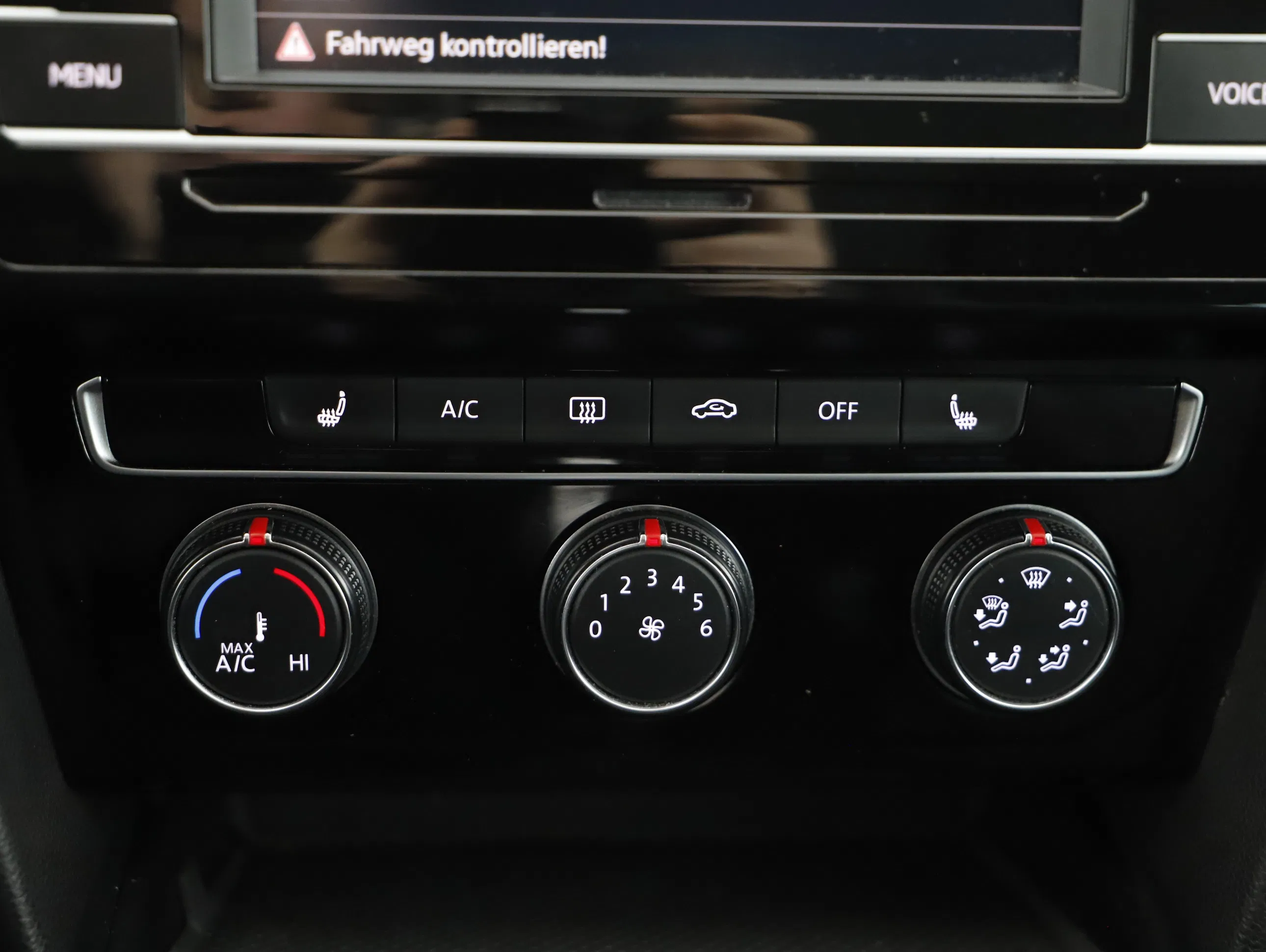 VW Passat Variant 2.0 TDI Bus. DSG | Bild 17 von 21