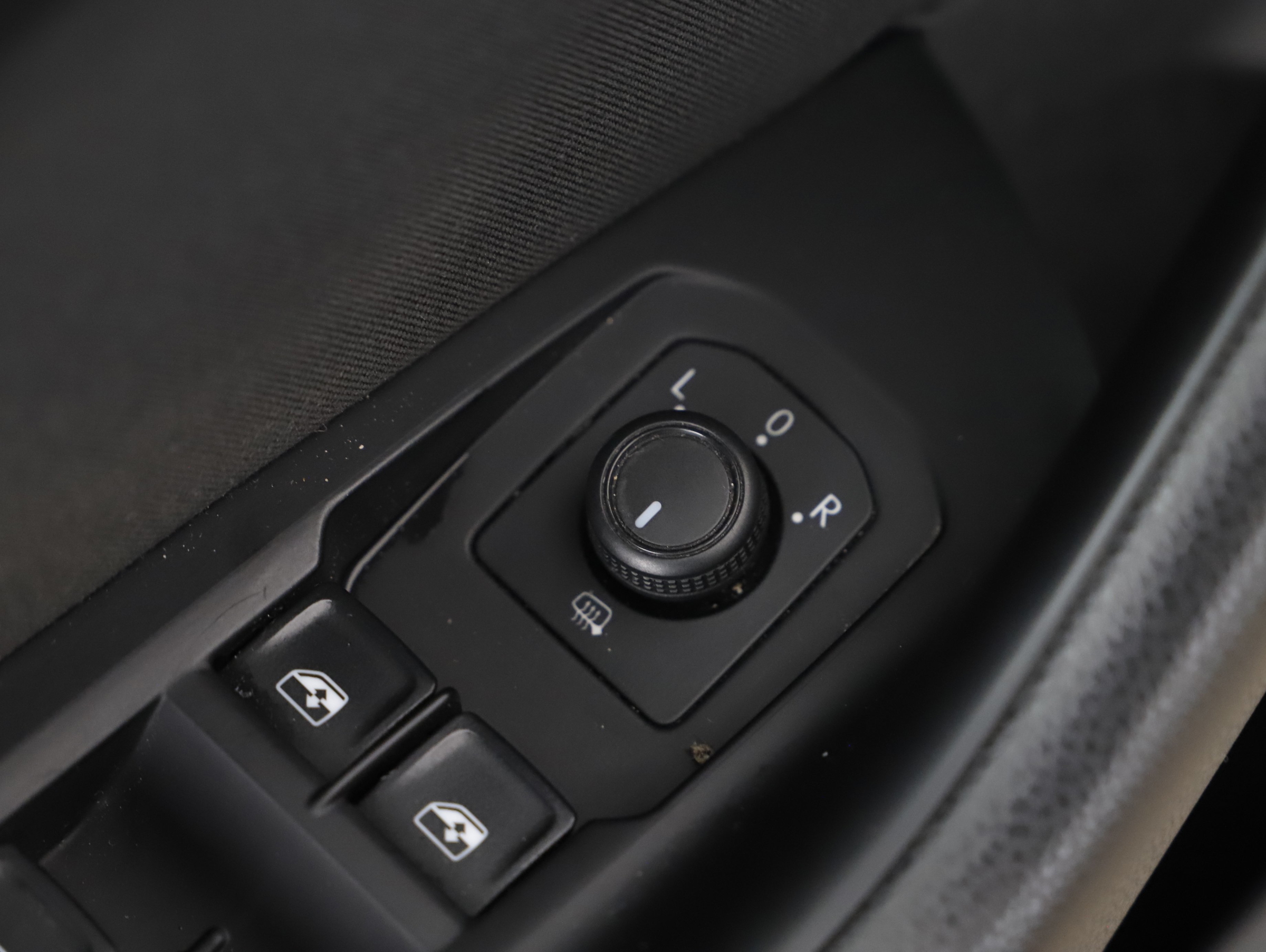 VW Passat Variant 2.0 TDI Bus. DSG | Bild 5 von 21