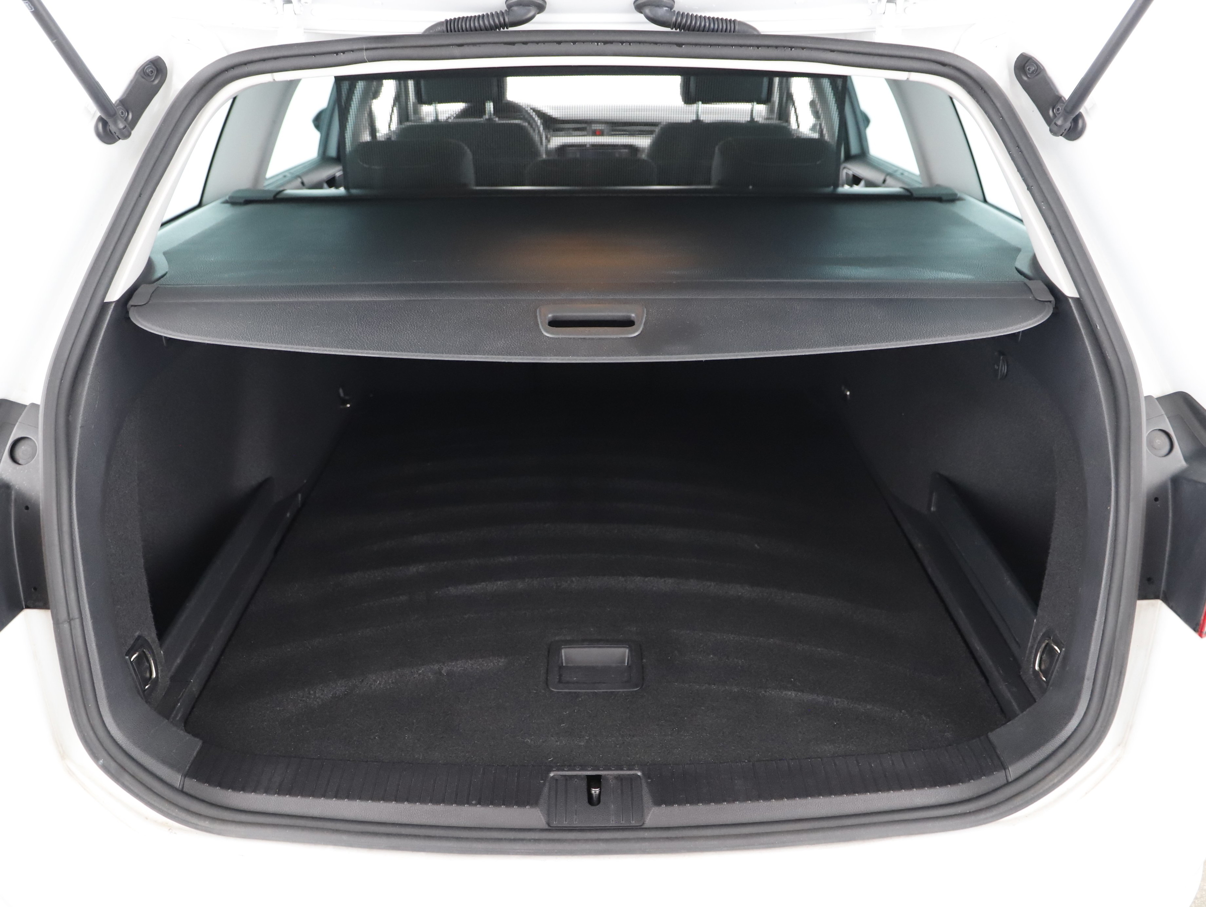 VW Passat Variant 2.0 TDI Bus. DSG | Bild 19 von 21