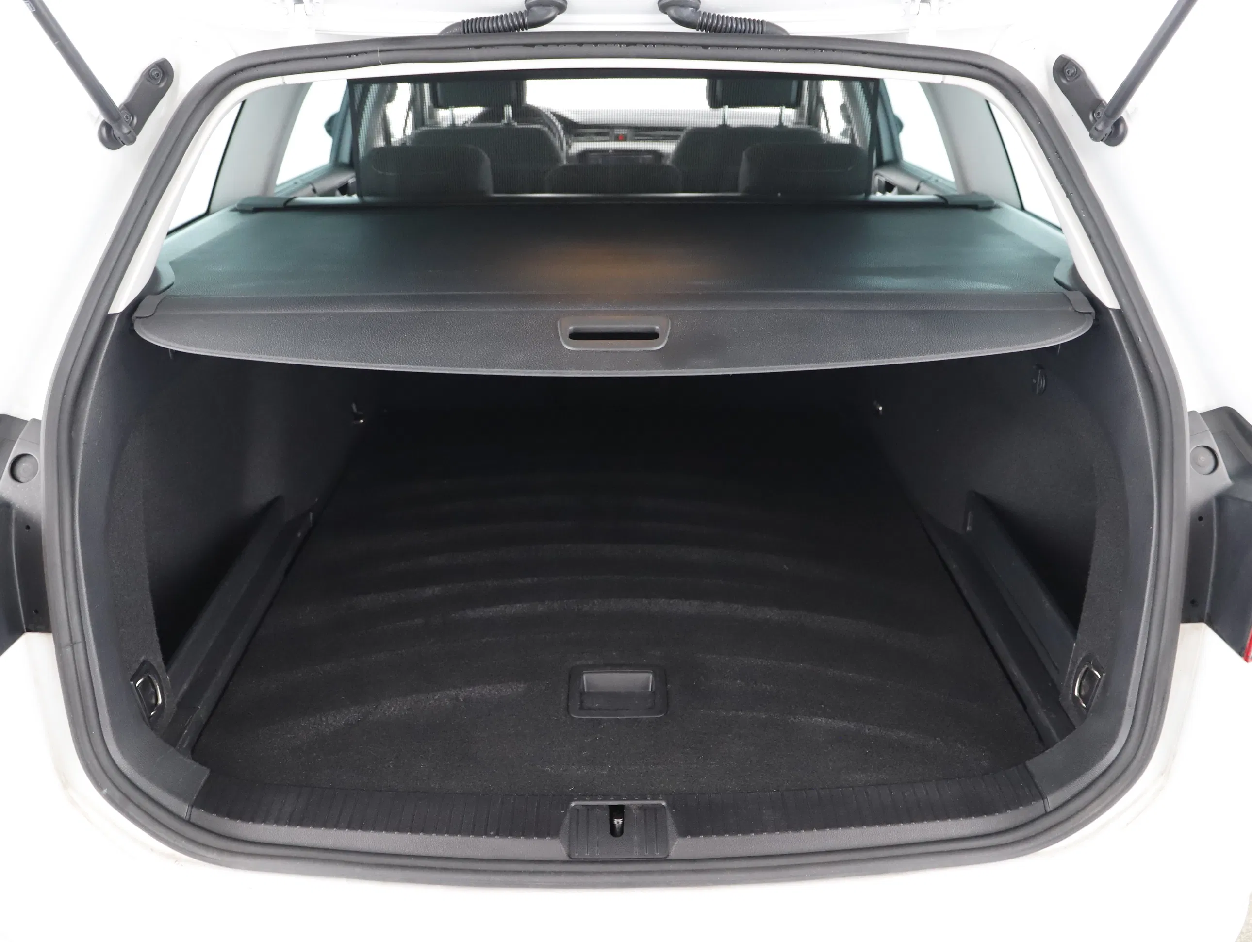 VW Passat Variant 2.0 TDI Bus. DSG | Bild 19 von 21